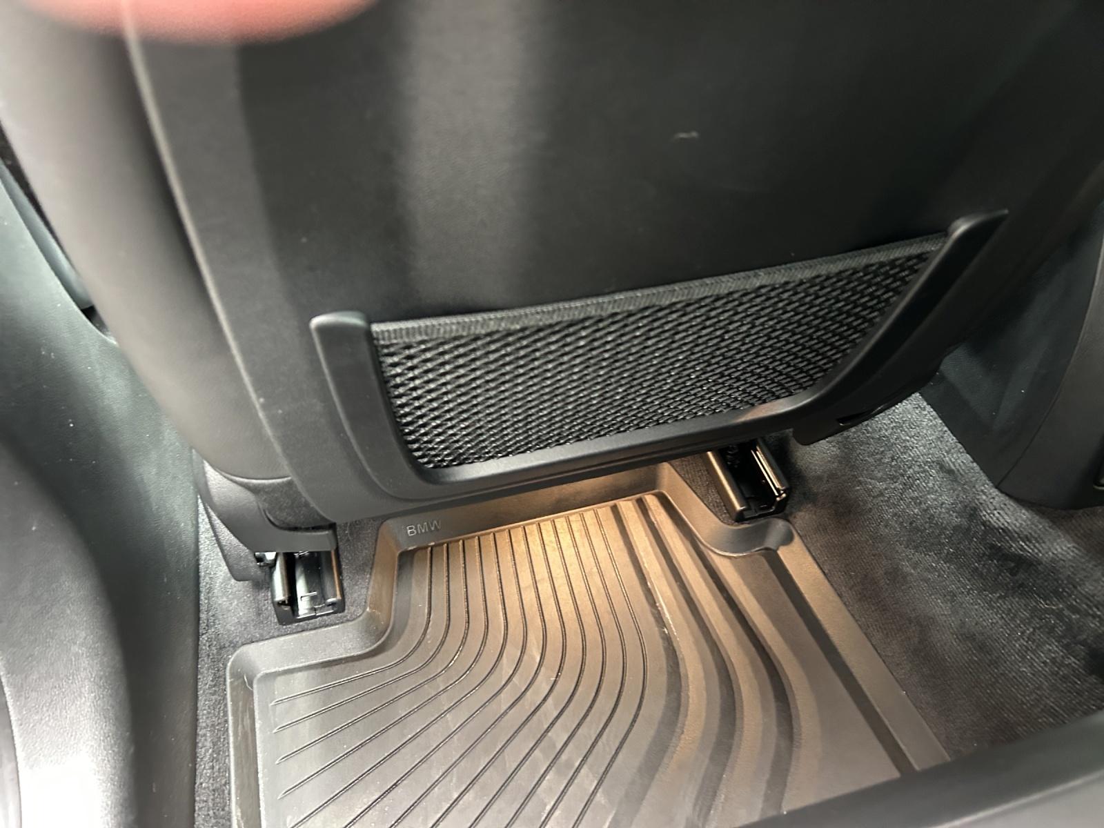 BMW 330e xDrive SAG Touring-image-21