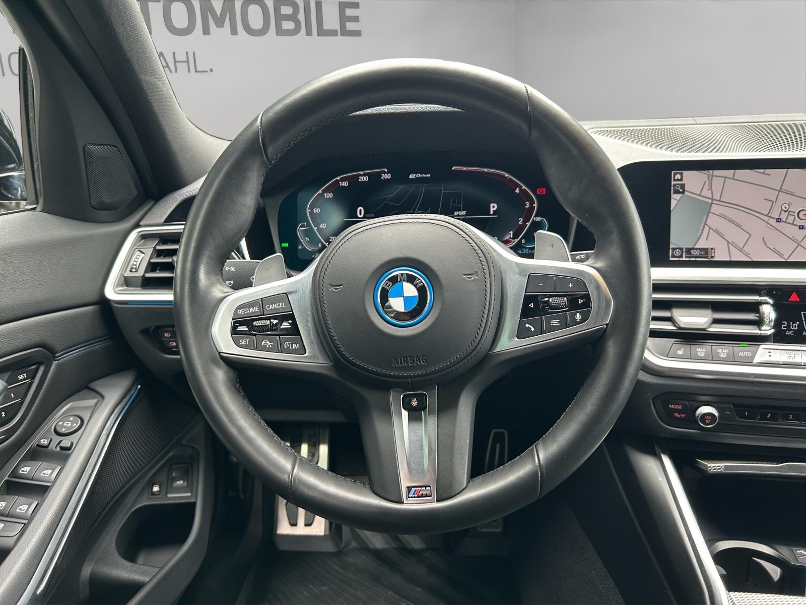 BMW 330e xDrive SAG Touring-image-5