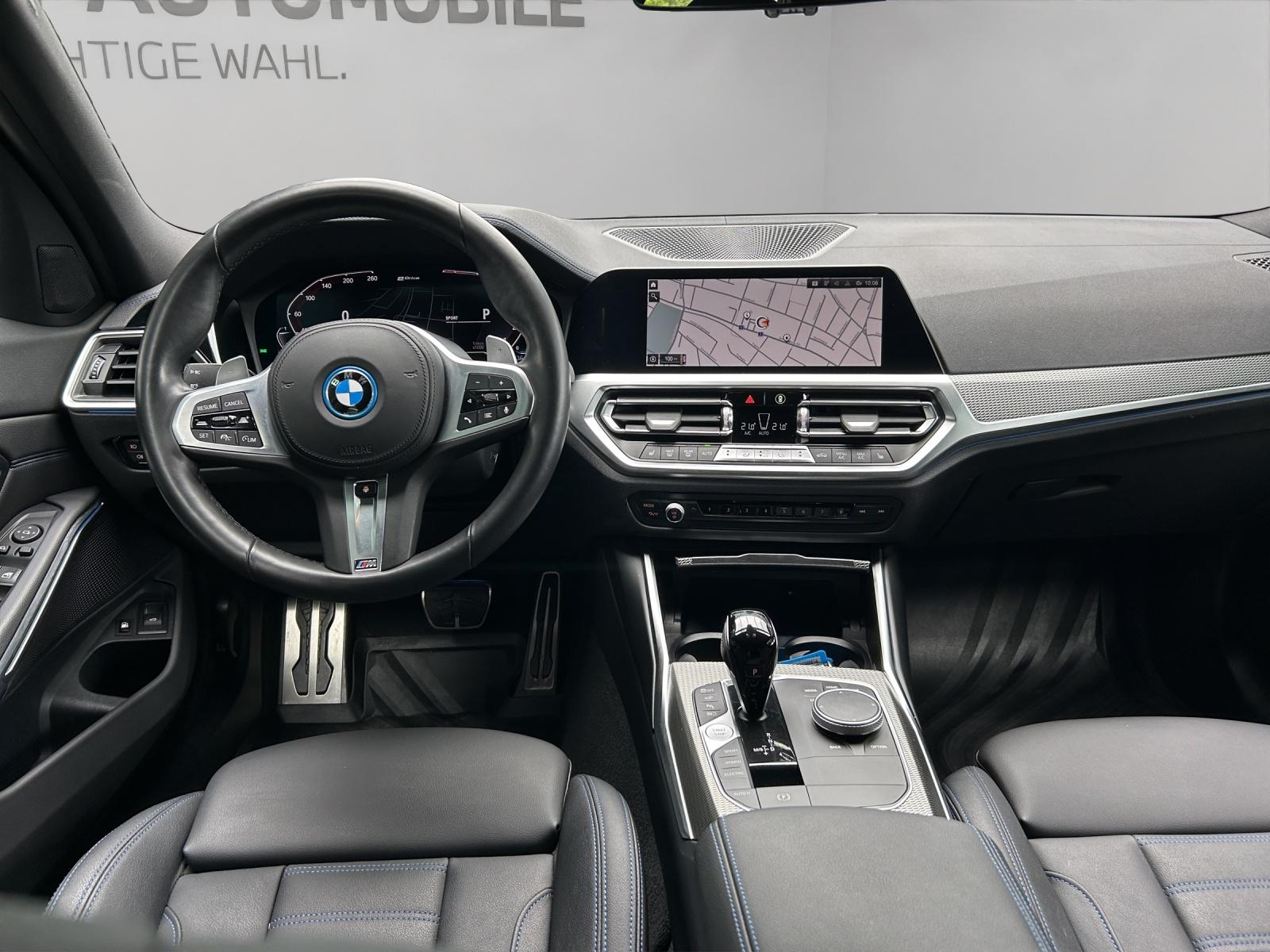 BMW 330e xDrive SAG Touring-image-6