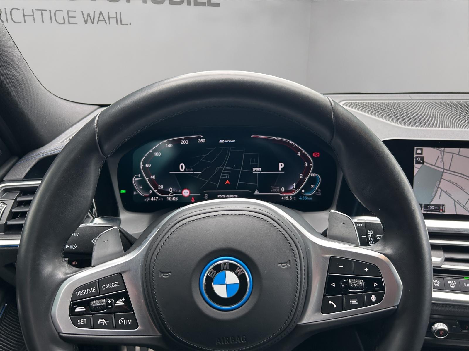 BMW 330e xDrive SAG Touring-image-8
