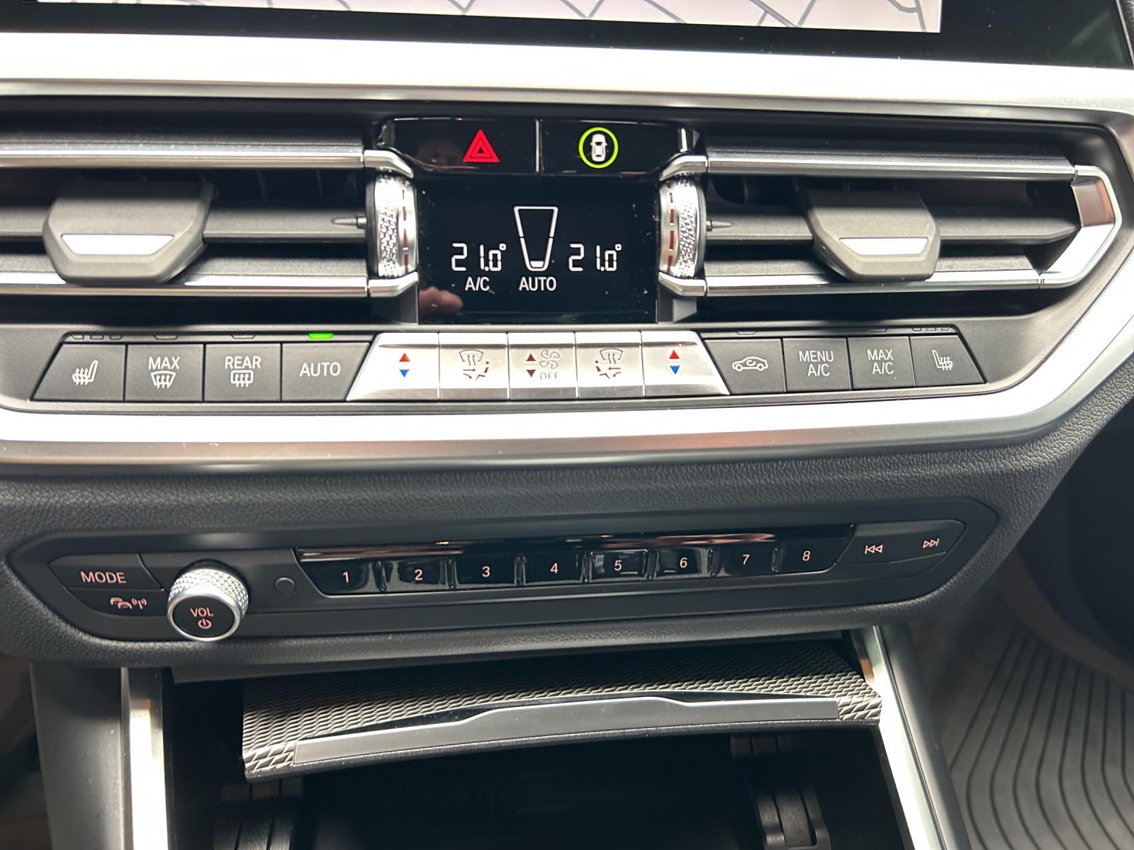 BMW 330e xDrive SAG Touring-image-18