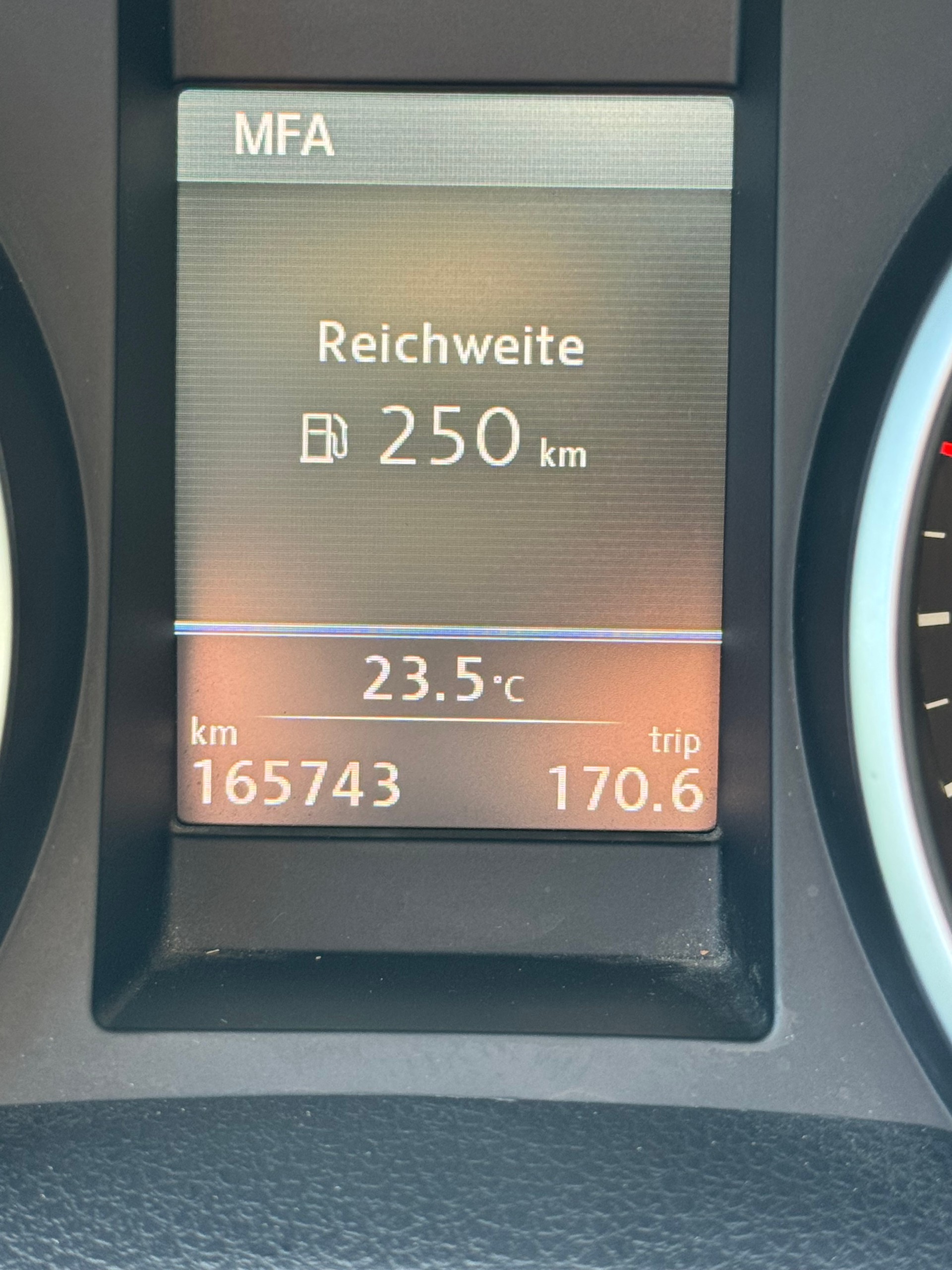 VW Golf Variant 1.4 TSI Comfortline DSG-image-9