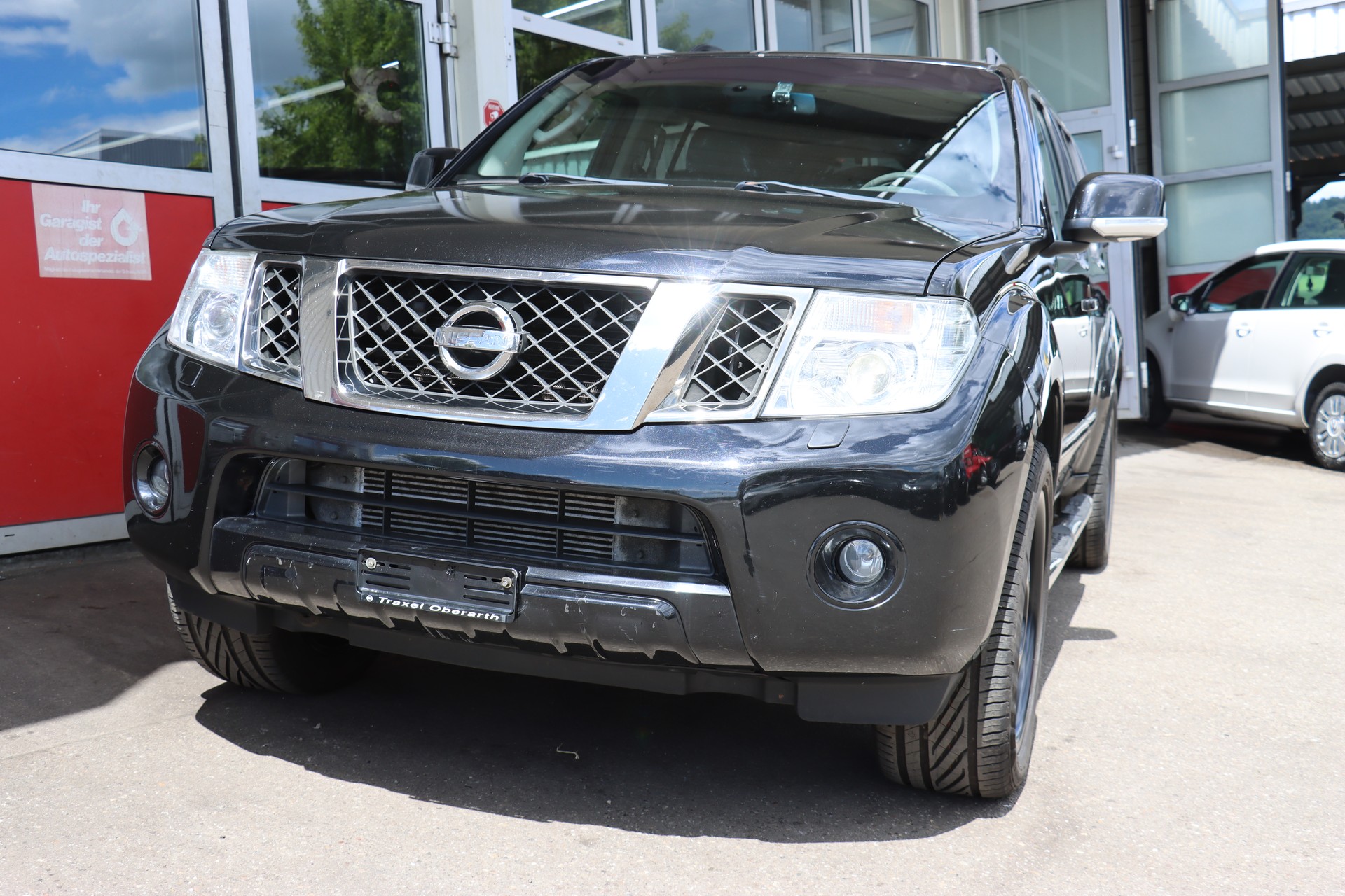 NISSAN Pathfinder 3.0 dCi LE Automatic-image-1