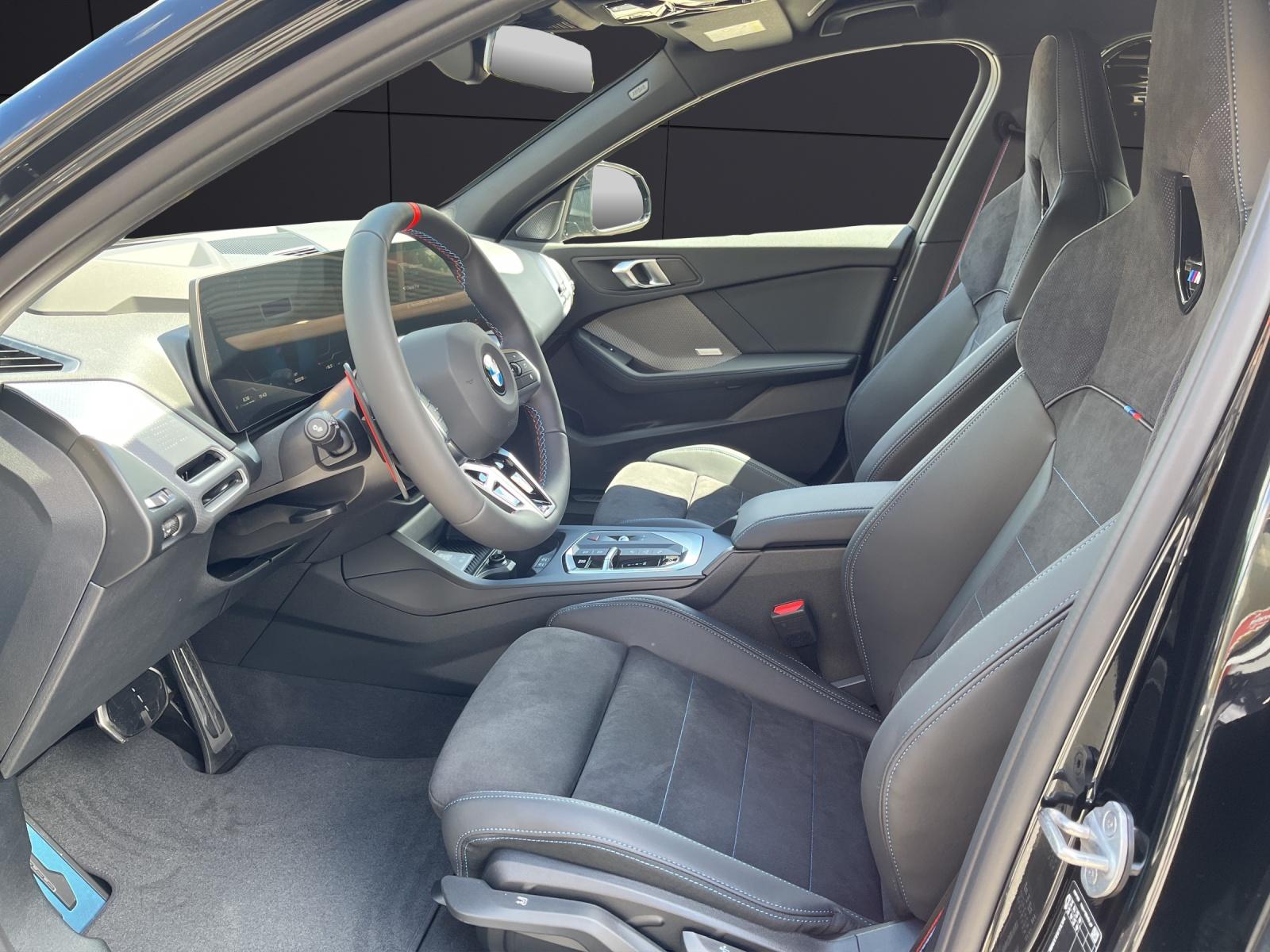 BMW M135i xDrive-image-1