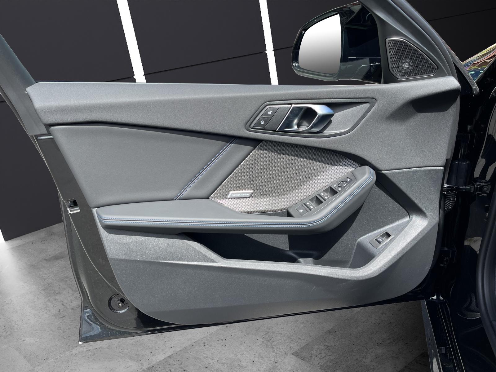BMW M135i xDrive-image-7