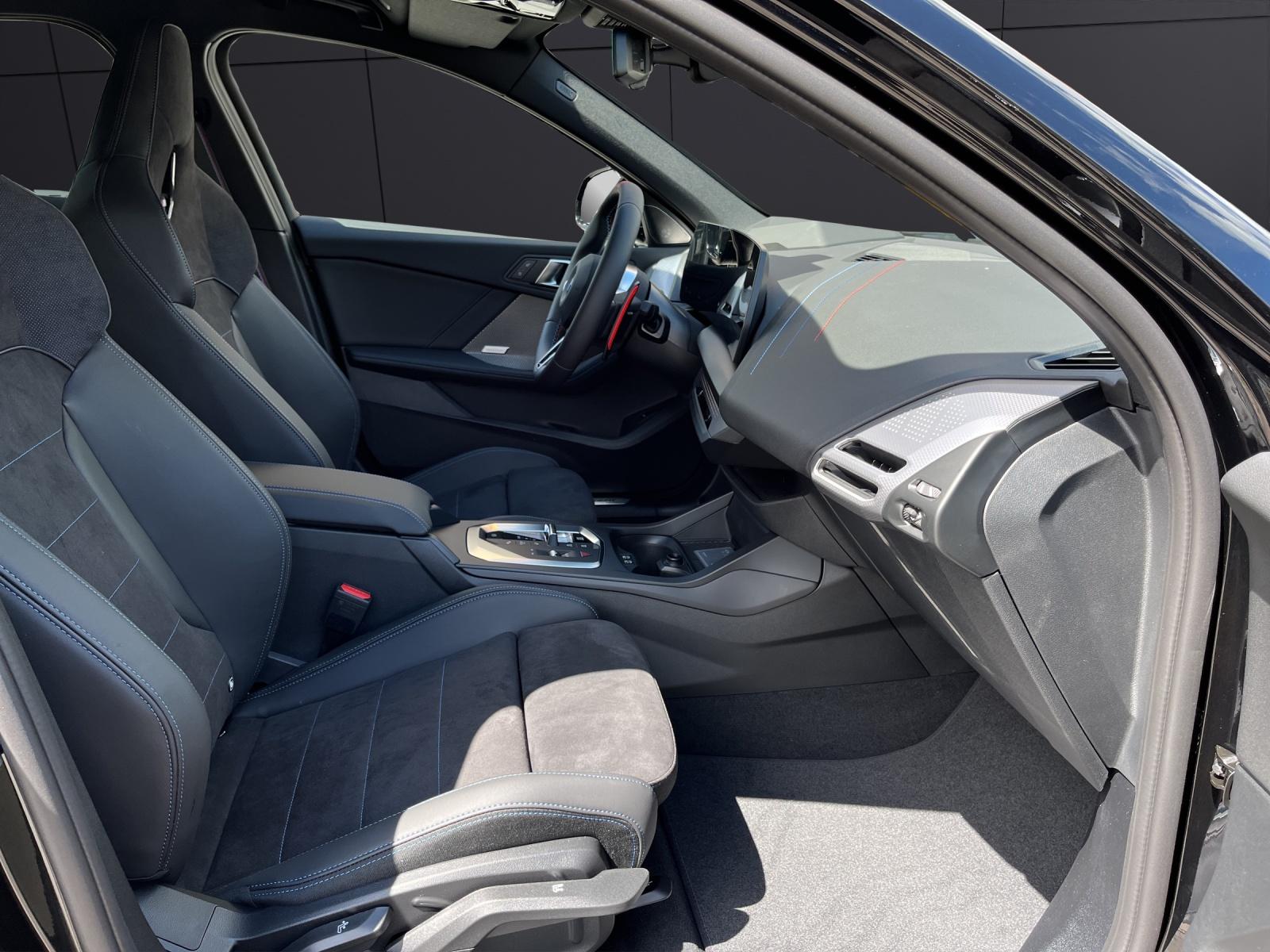 BMW M135i xDrive-image-18