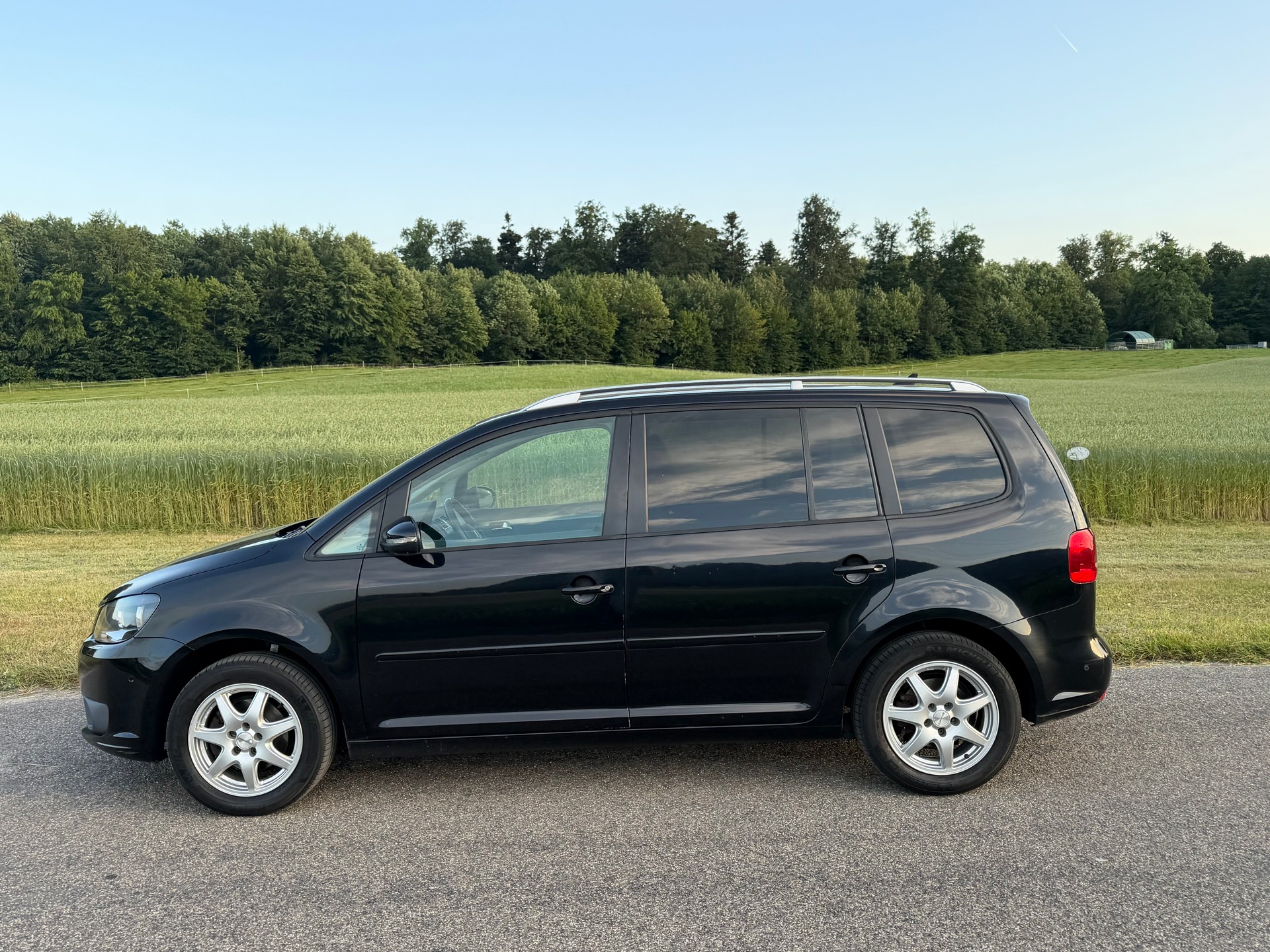 VW Touran 1.4 TSI Trendline-image-1