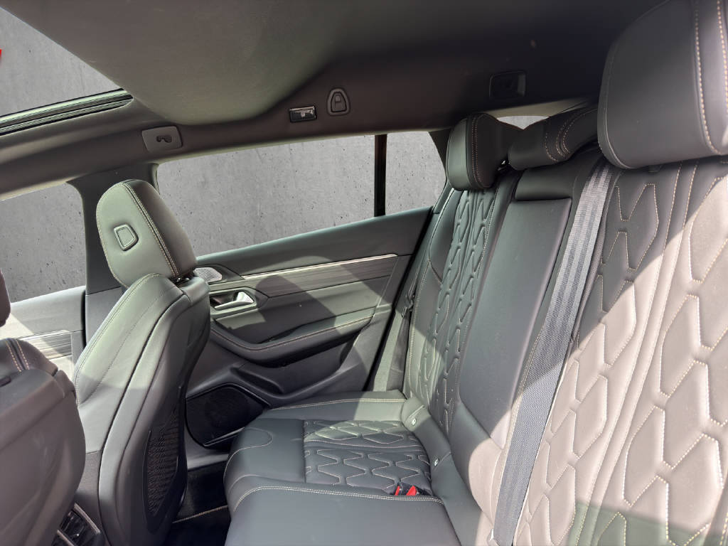 PEUGEOT 508 SW 1.6 Plug-in Hybrid GT-image-14