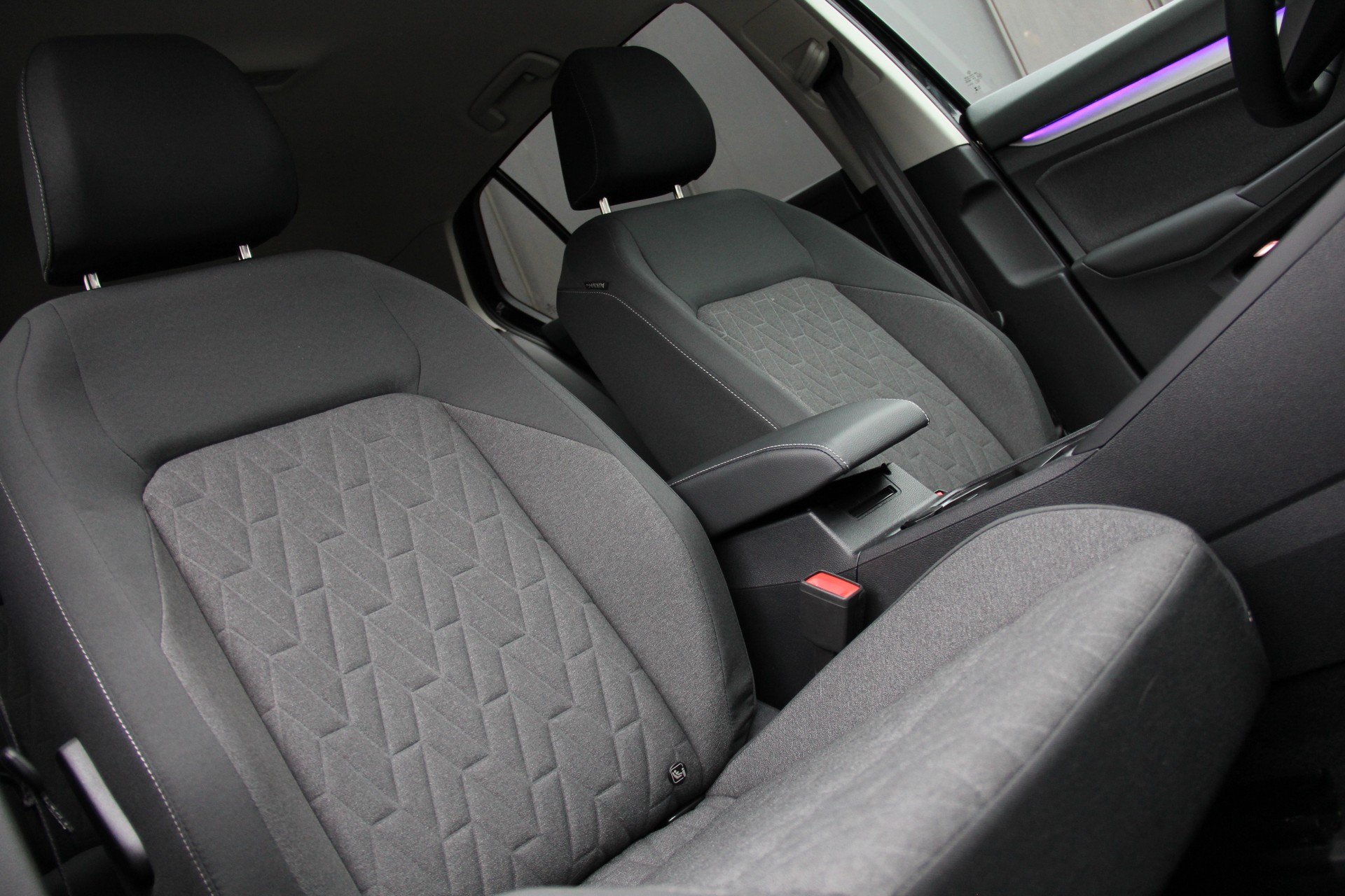 VW Golf 2.0 TDI Life DSG **FACELIFT**-image-12