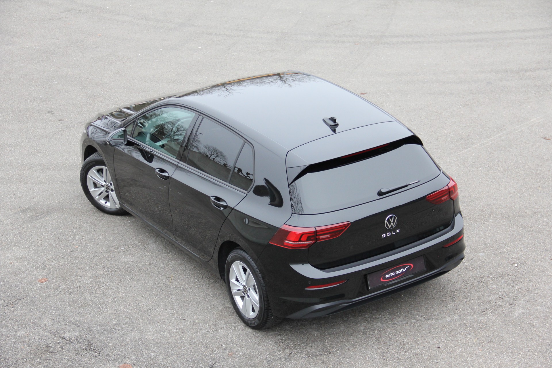 VW Golf 2.0 TDI Life DSG **FACELIFT**-image-1