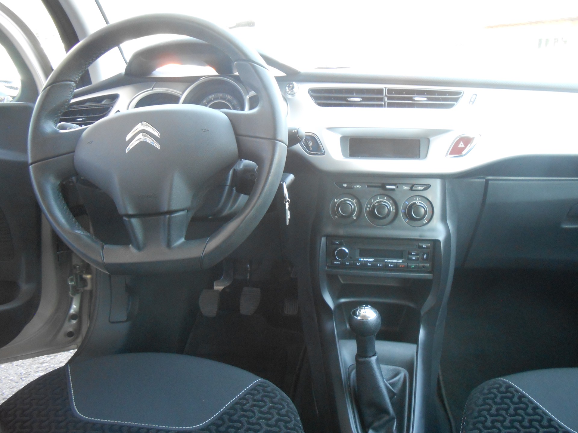 CITROEN C3 1.4i Attraction-image-11