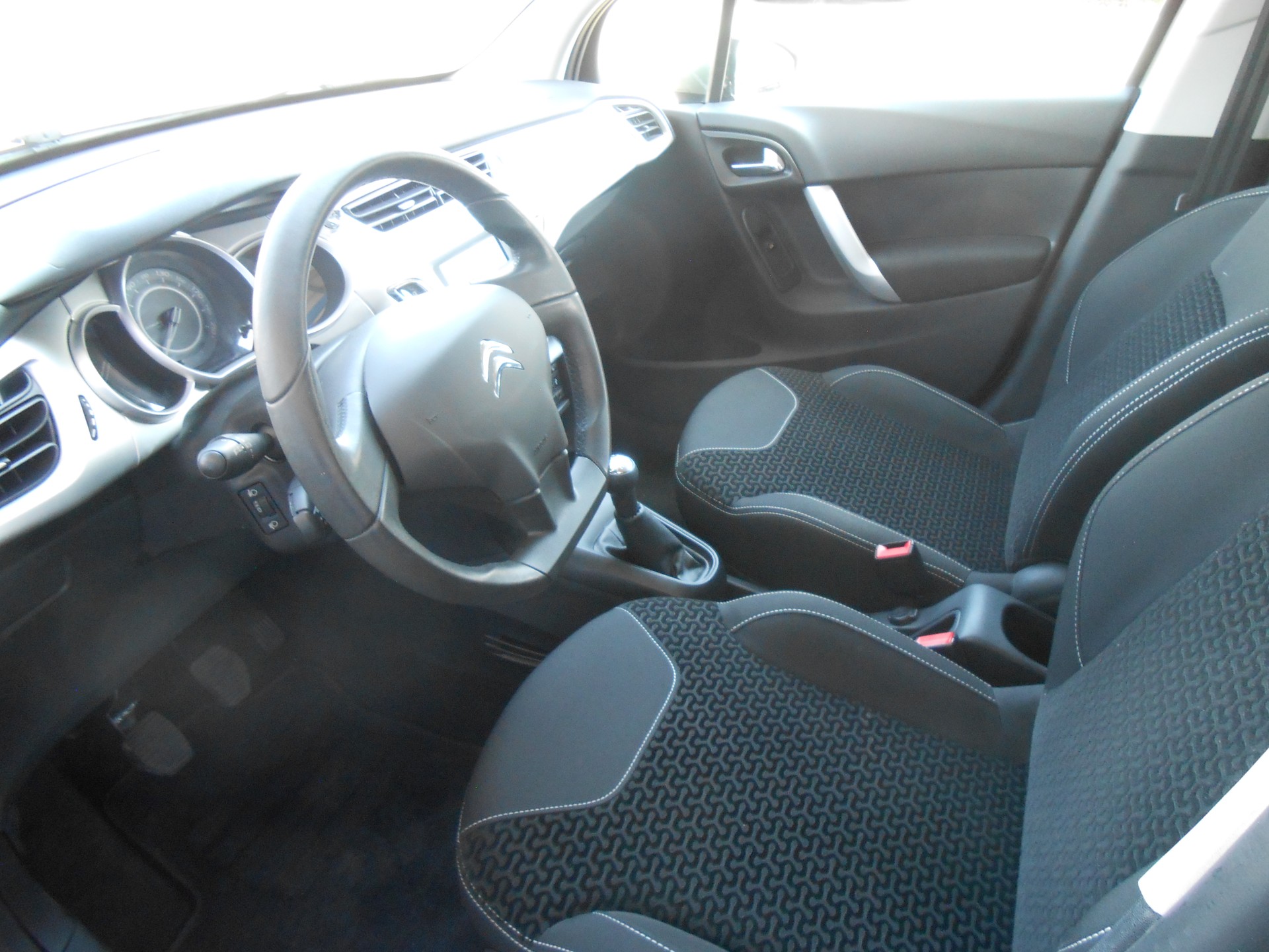 CITROEN C3 1.4i Attraction-image-10