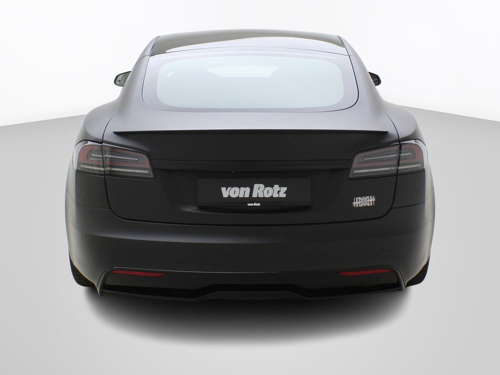 TESLA Model S 100 kWh Plaid-showroom-element-3