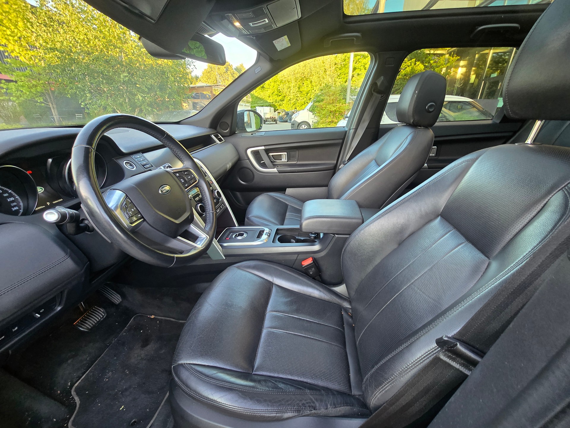 LAND ROVER Discovery Sport 2.0 SD4 HSE Luxury AT9-image-9