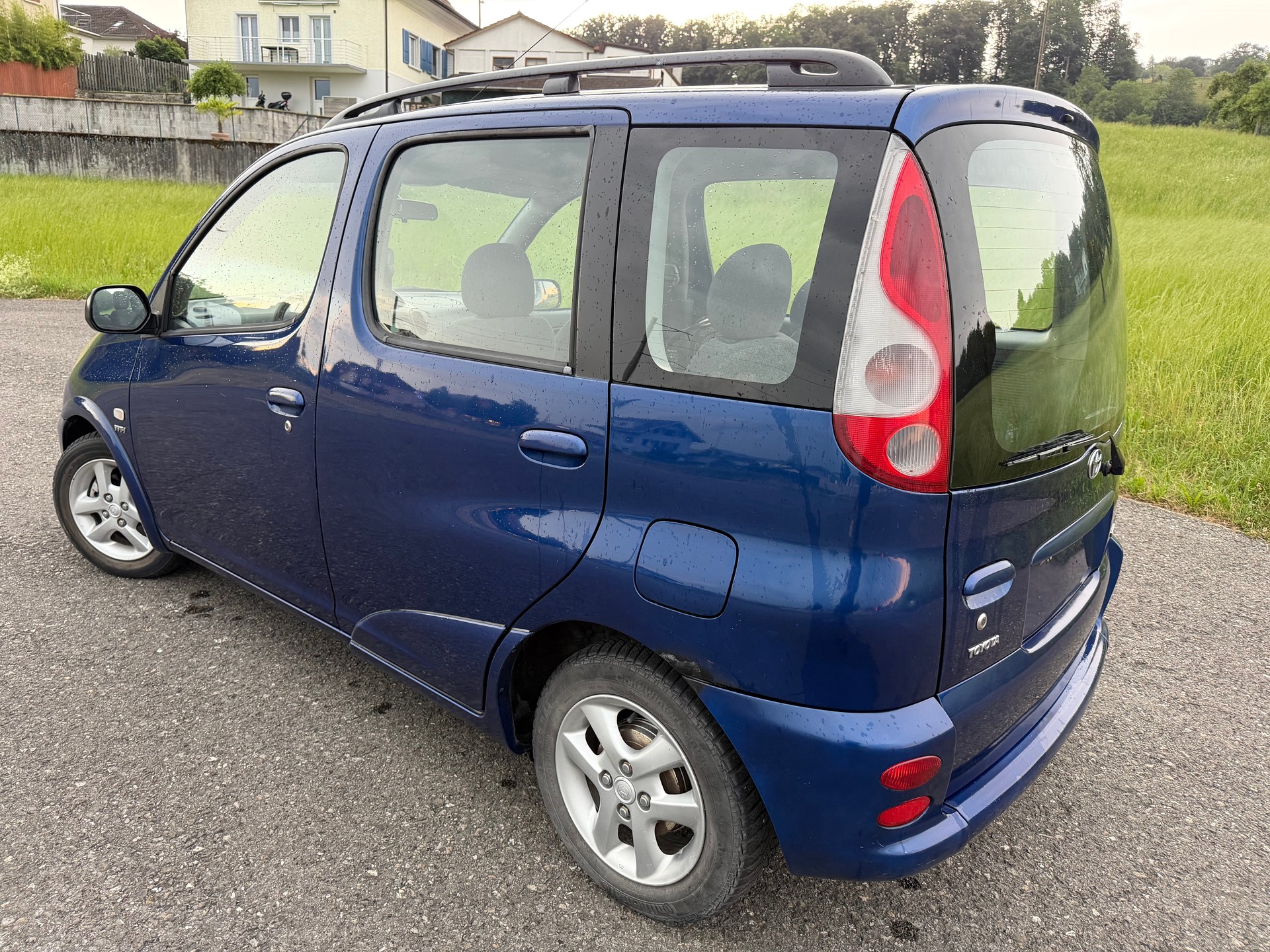 TOYOTA Yaris Verso 1.3 Linea Sol .Automat-image-3
