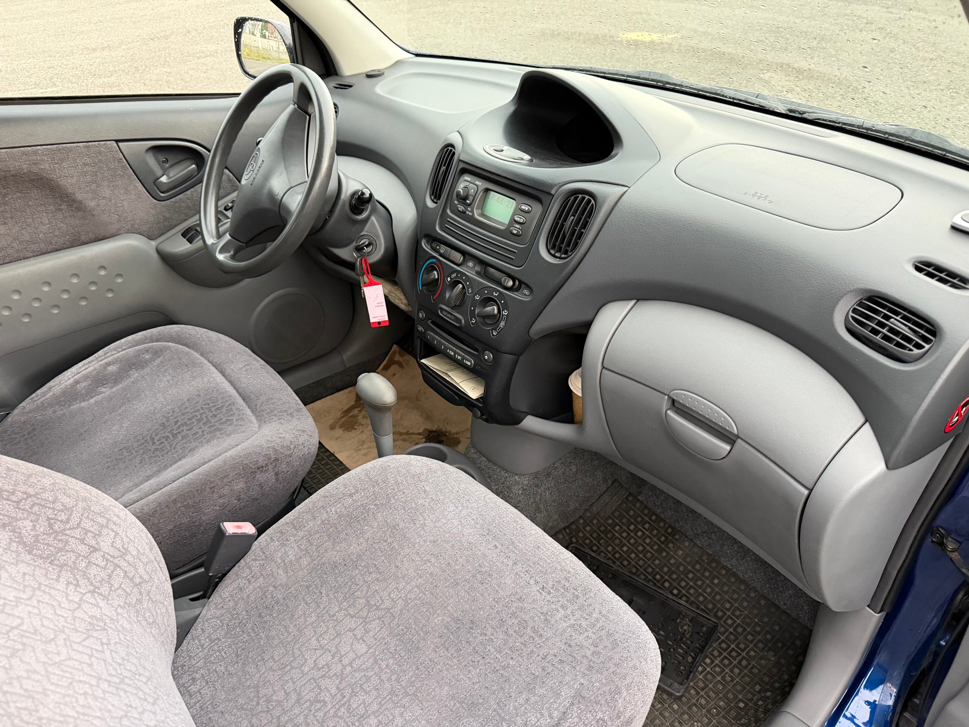 TOYOTA Yaris Verso 1.3 Linea Sol .Automat-image-4