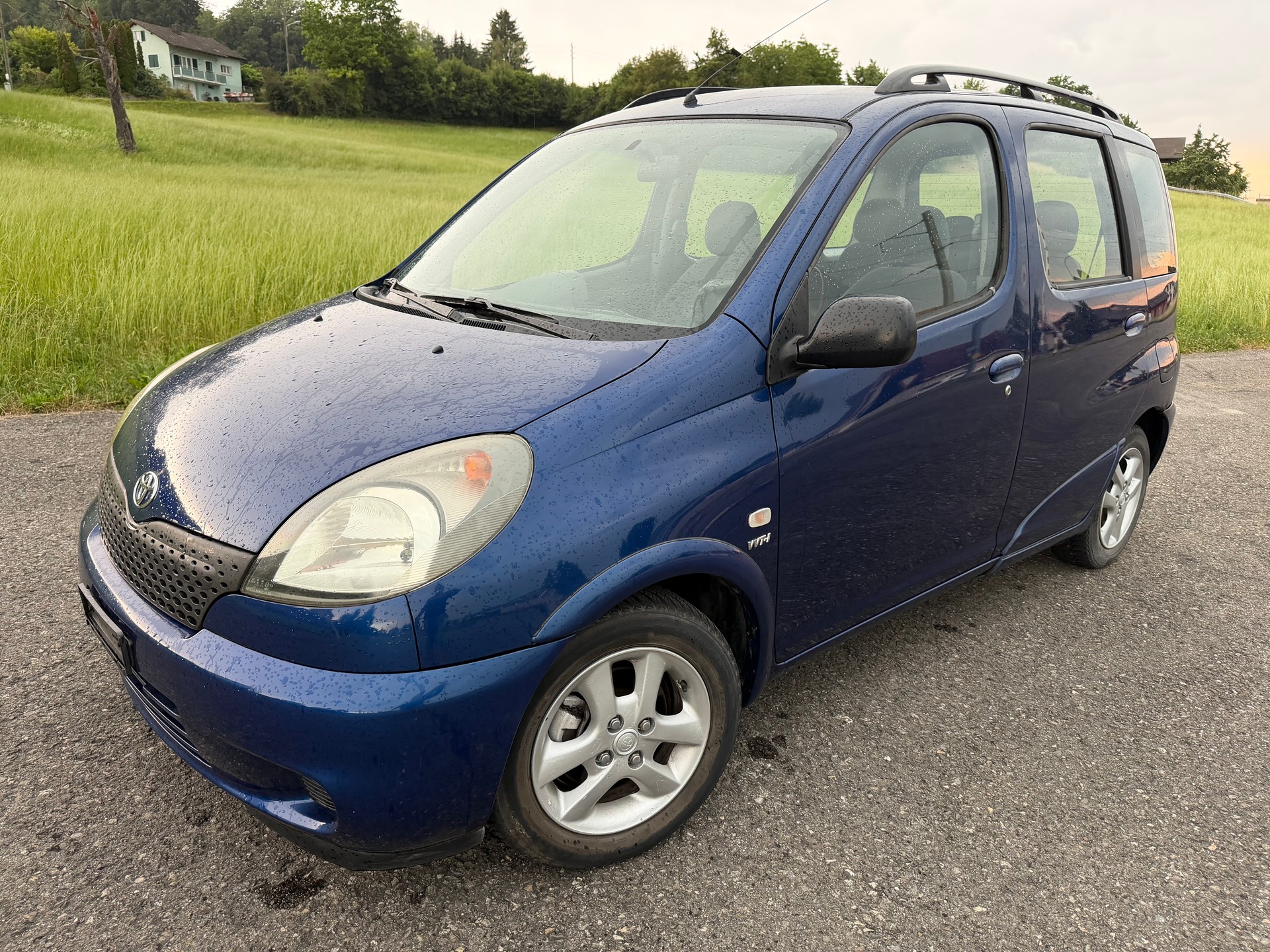 TOYOTA Yaris Verso 1.3 Linea Sol .Automat-image-1