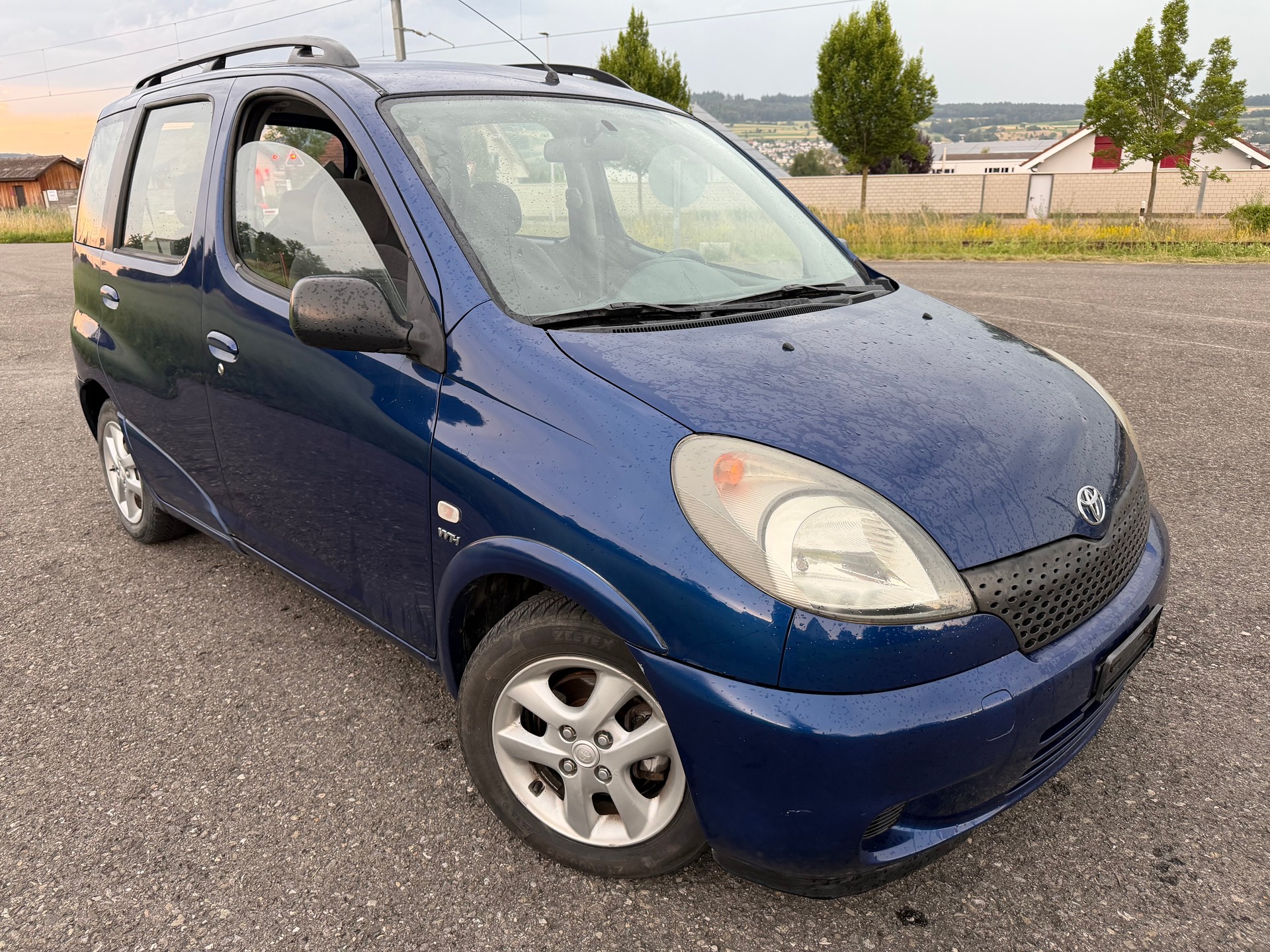 TOYOTA Yaris Verso 1.3 Linea Sol .Automat-image-0