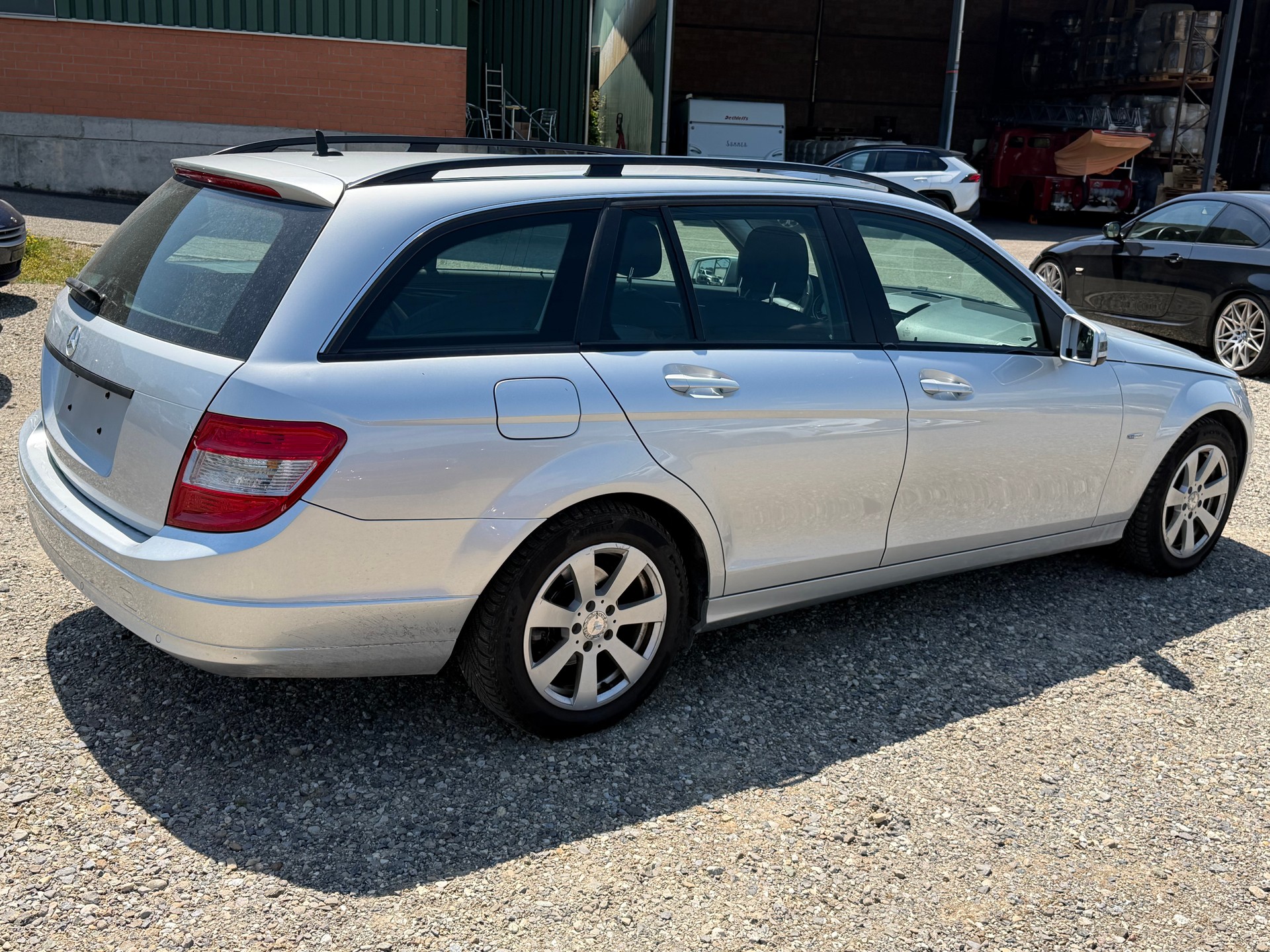 MERCEDES-BENZ C 180 CGI BlueEfficiency Automatic-image-11