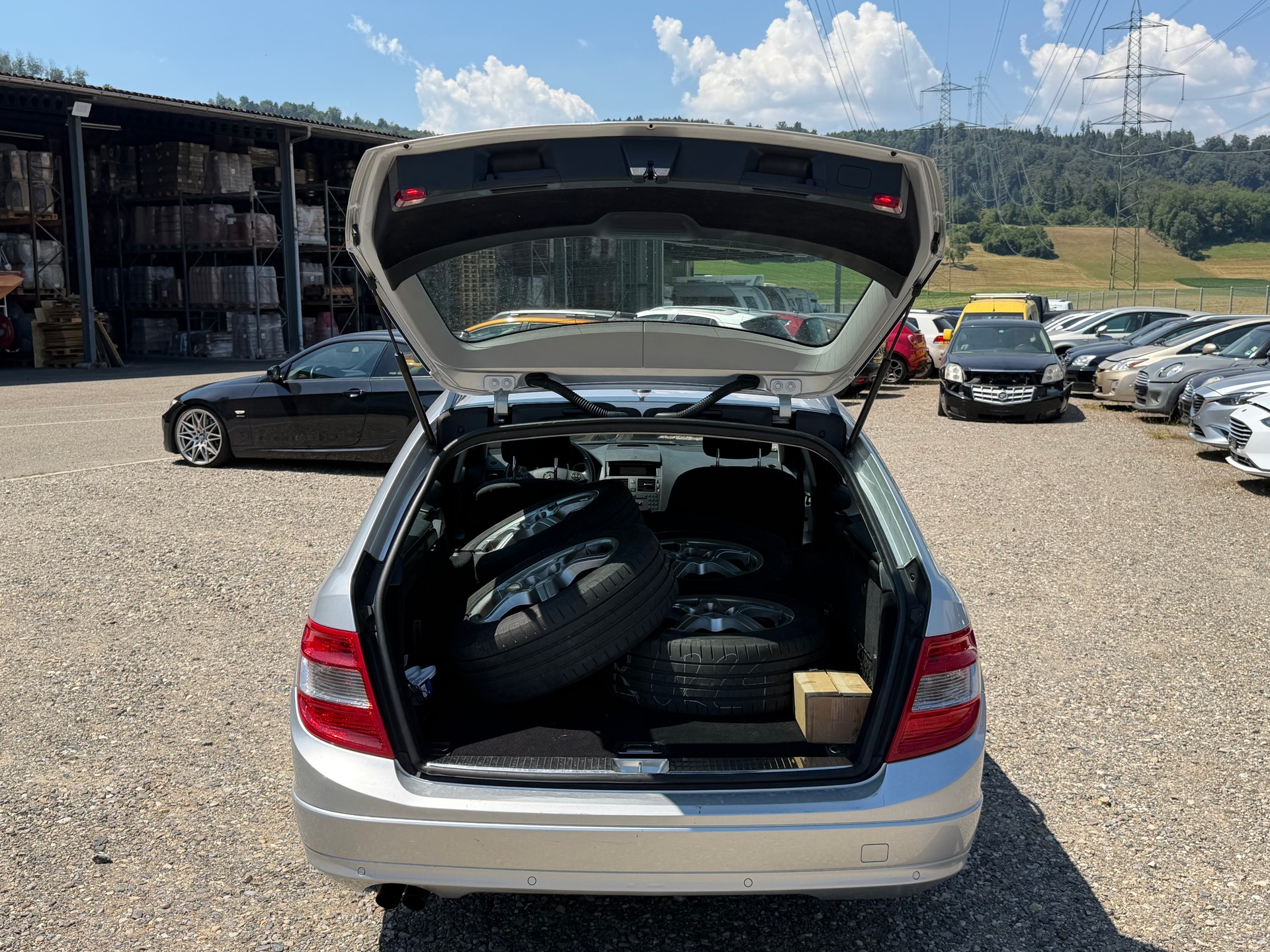 MERCEDES-BENZ C 180 CGI BlueEfficiency Automatic-image-13
