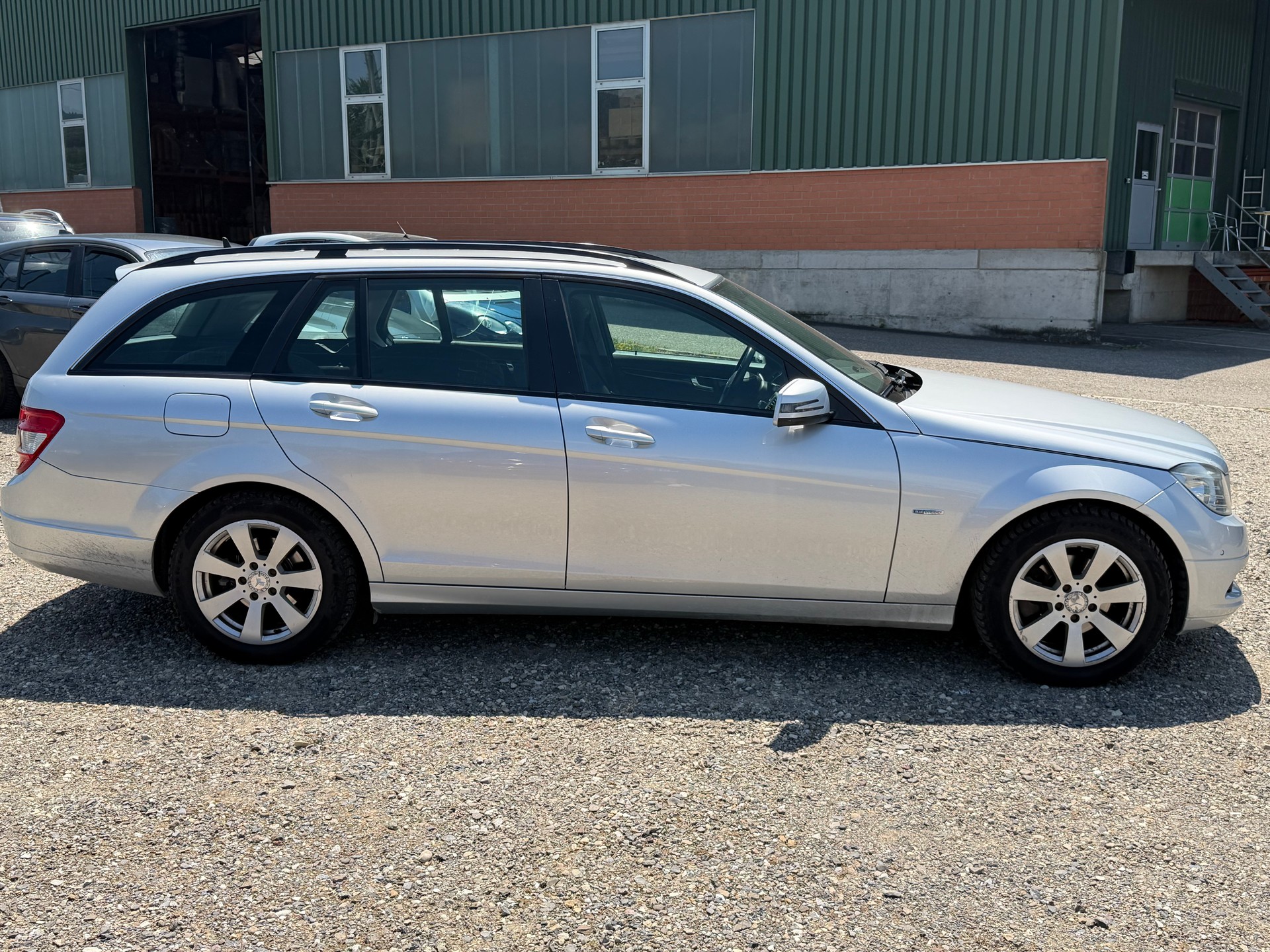 MERCEDES-BENZ C 180 CGI BlueEfficiency Automatic-image-8