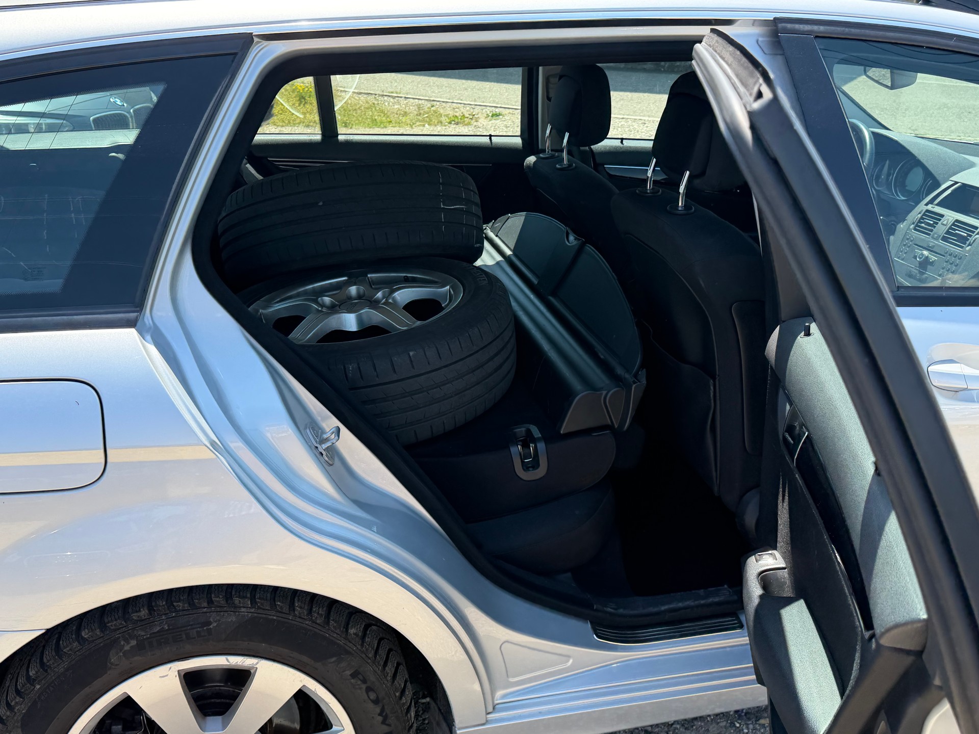 MERCEDES-BENZ C 180 CGI BlueEfficiency Automatic-image-7