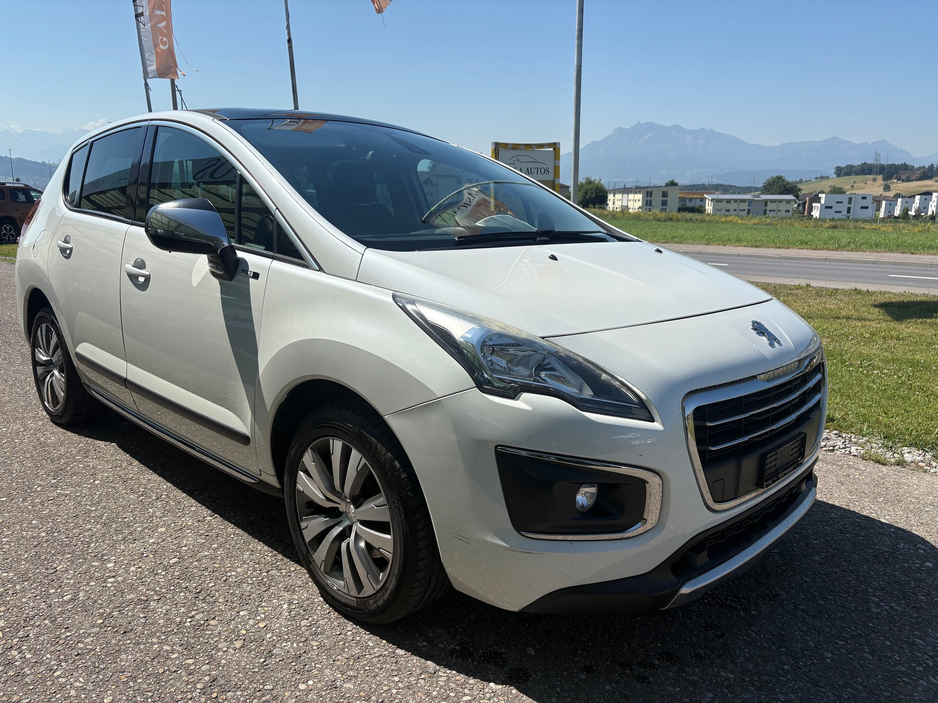 PEUGEOT 3008 1.6 16V T Allure-image-2