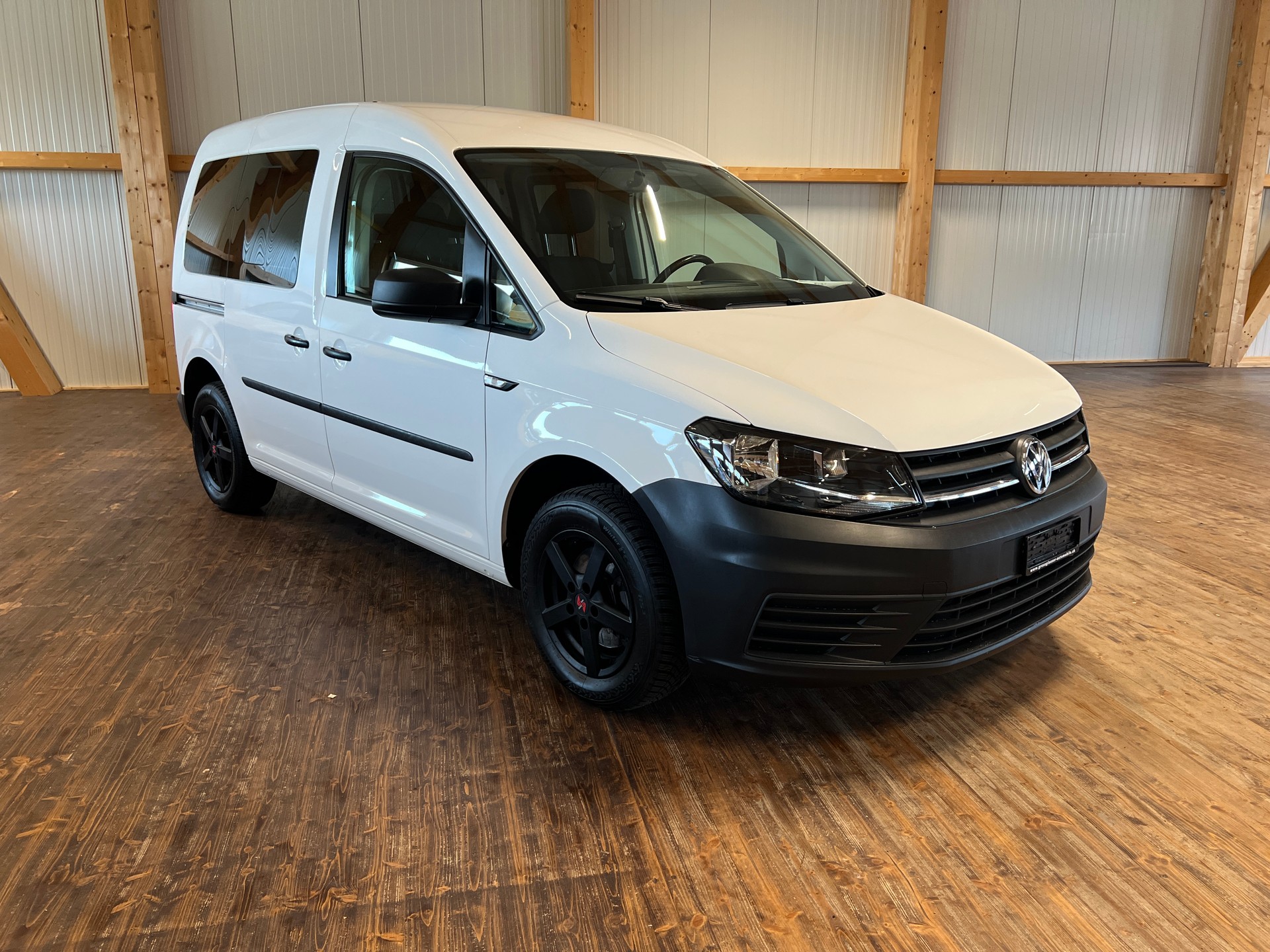 VW Caddy 2.0TDI Entry BlueMotion Technology-image-2