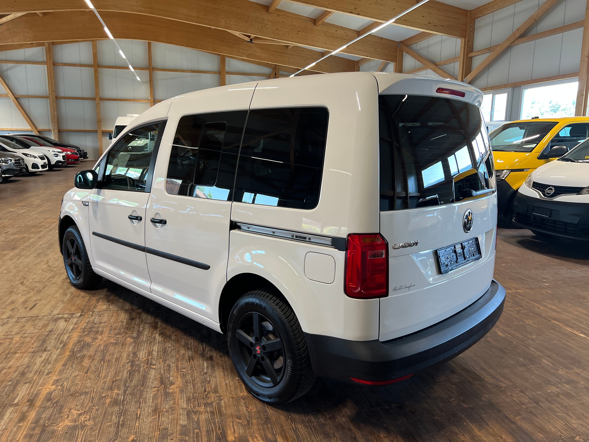 VW Caddy 2.0TDI Entry BlueMotion Technology-image-6