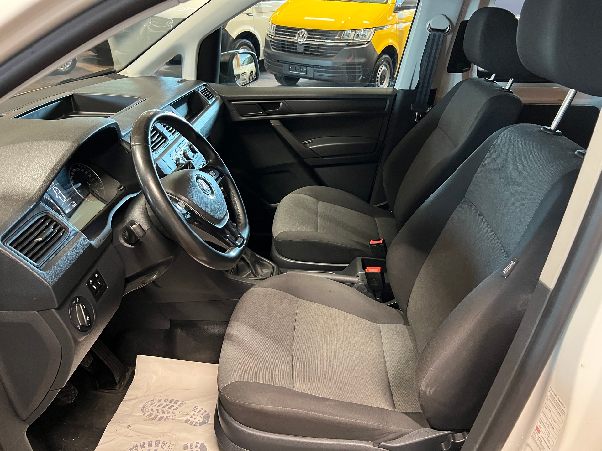 VW Caddy 2.0TDI Entry BlueMotion Technology-image-8