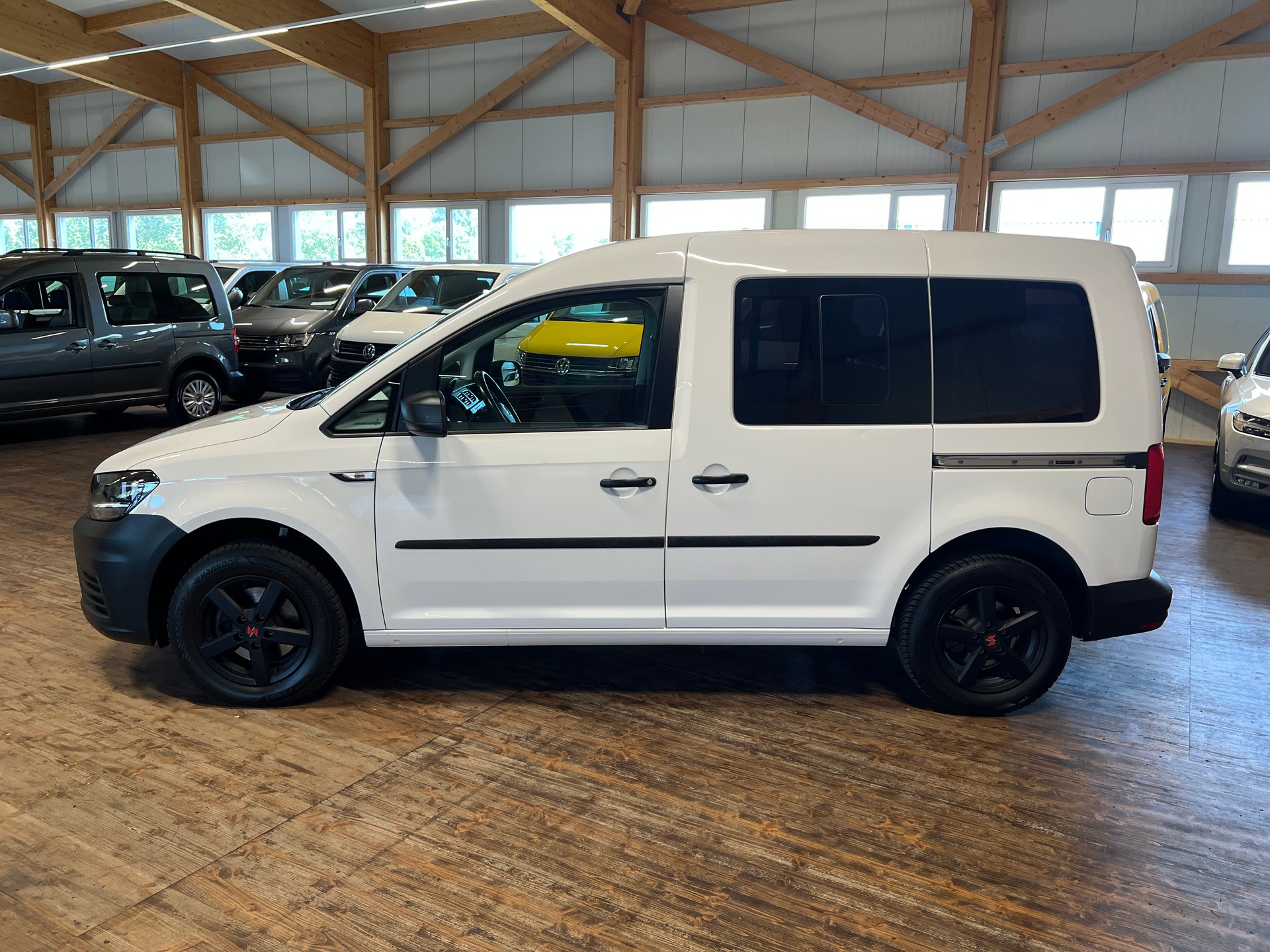 VW Caddy 2.0TDI Entry BlueMotion Technology-image-7