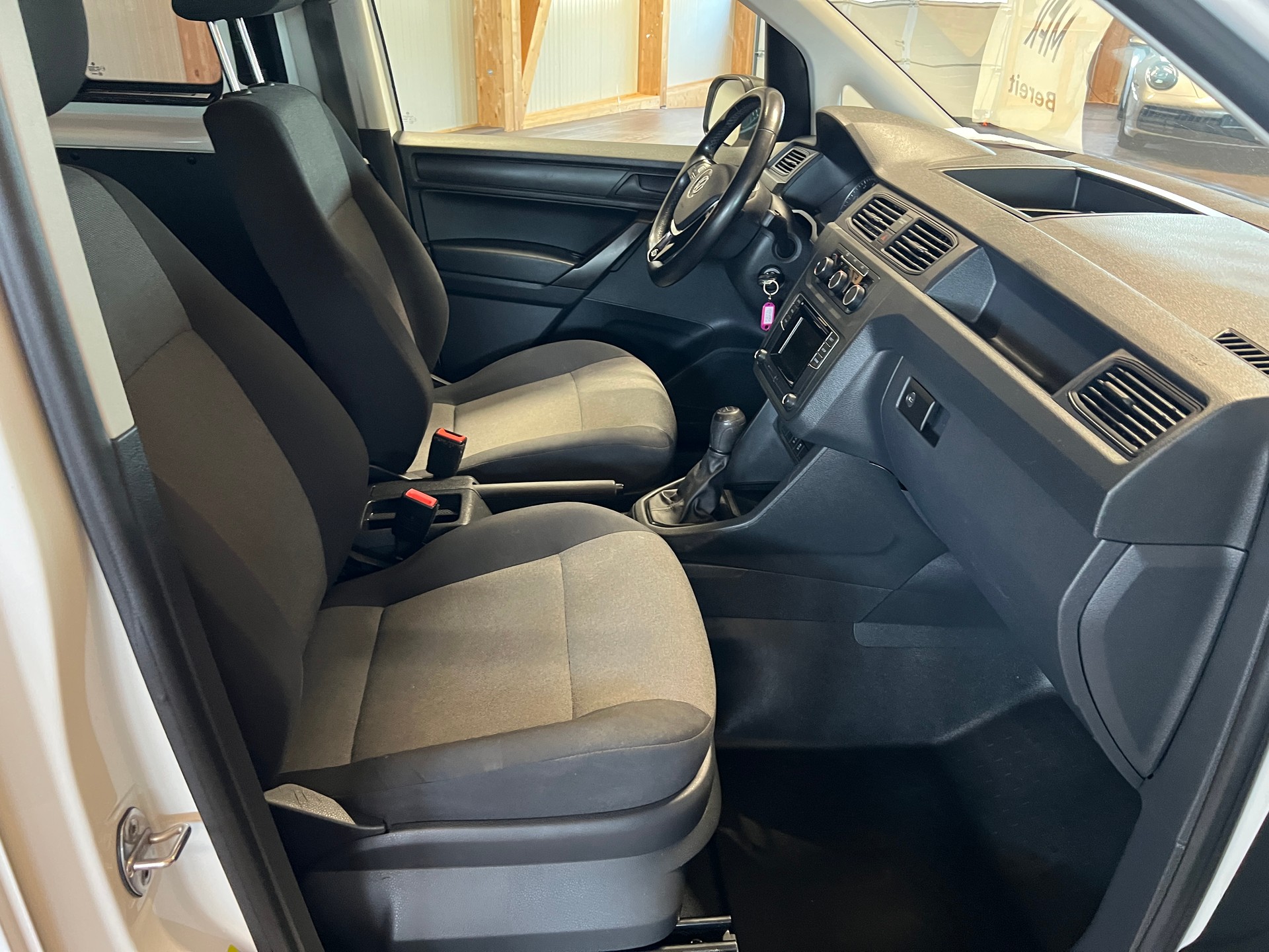 VW Caddy 2.0TDI Entry BlueMotion Technology-image-10