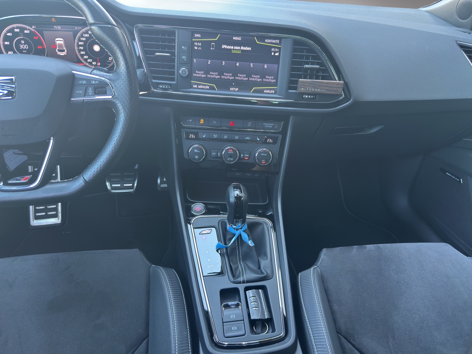 SEAT Leon 2.0 TSI Cupra 300 DSG-image-12