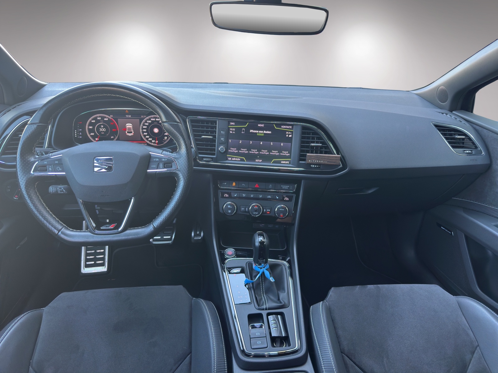 SEAT Leon 2.0 TSI Cupra 300 DSG-image-8