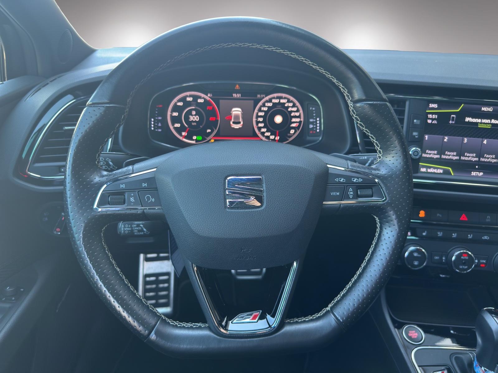 SEAT Leon 2.0 TSI Cupra 300 DSG-image-11