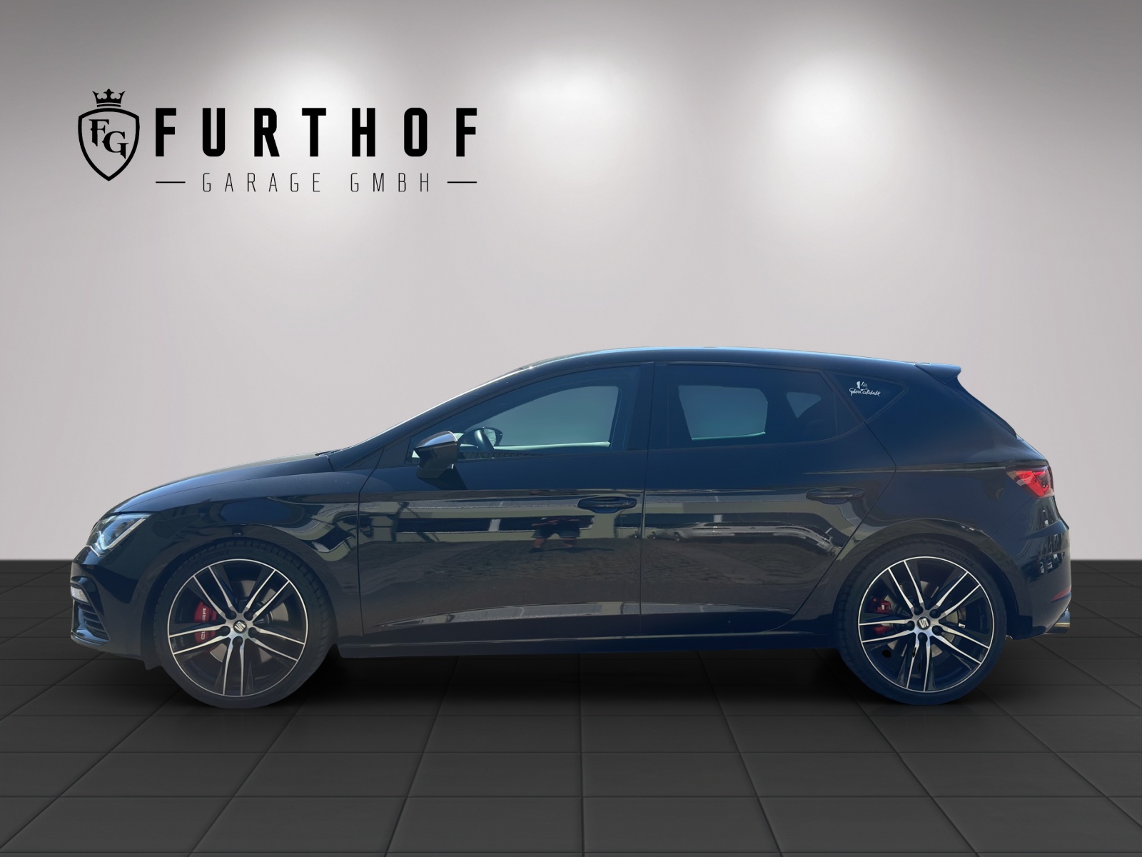 SEAT Leon 2.0 TSI Cupra 300 DSG-image-2