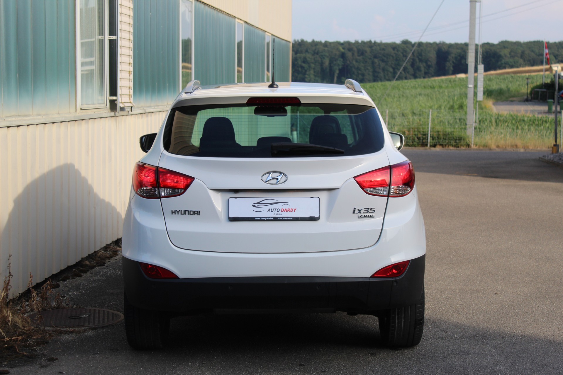 HYUNDAI iX 35 2.0 CRDi Premium 4WD Automatic-image-3