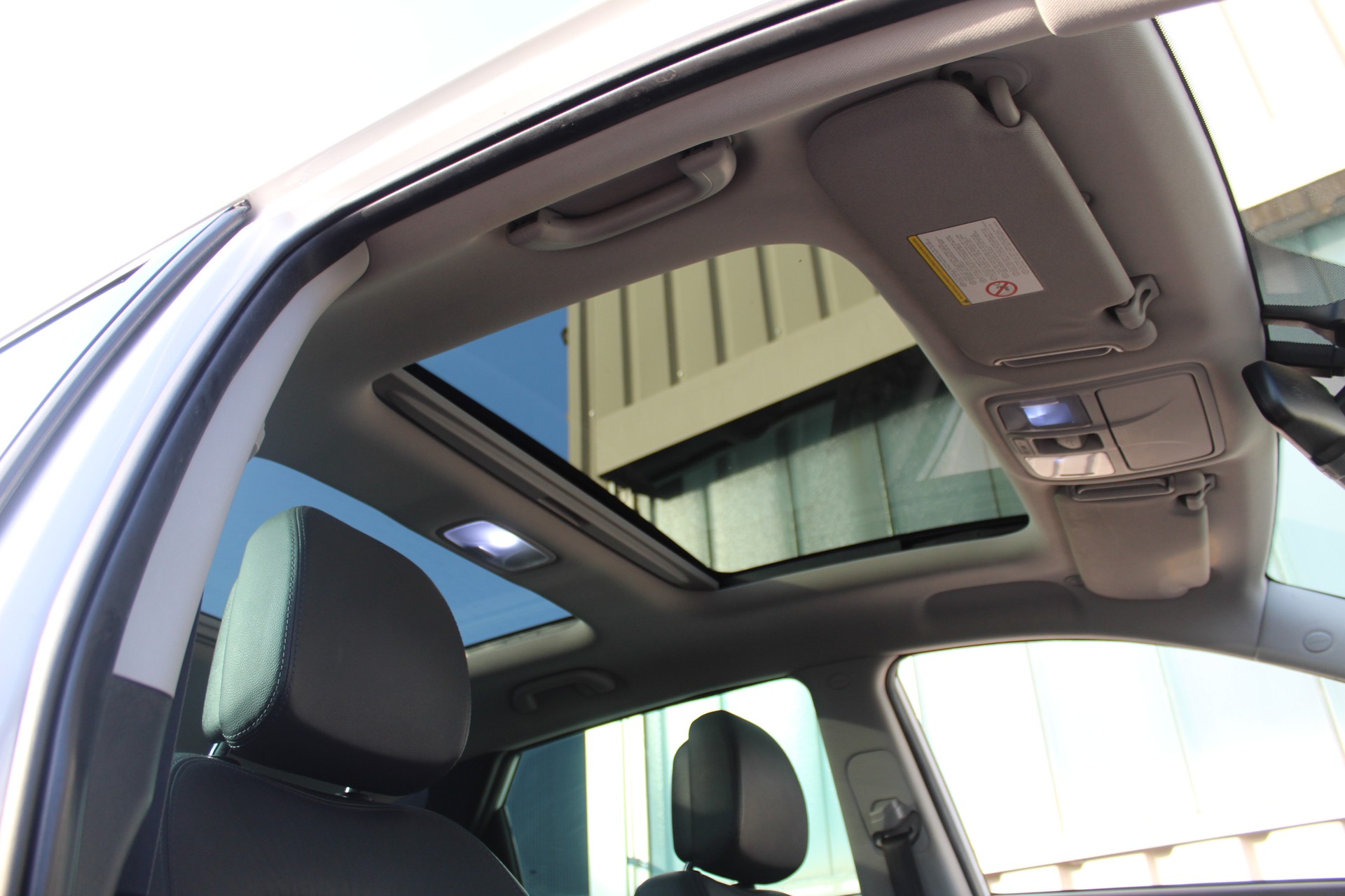 HYUNDAI iX 35 2.0 CRDi Premium 4WD Automatic-image-12