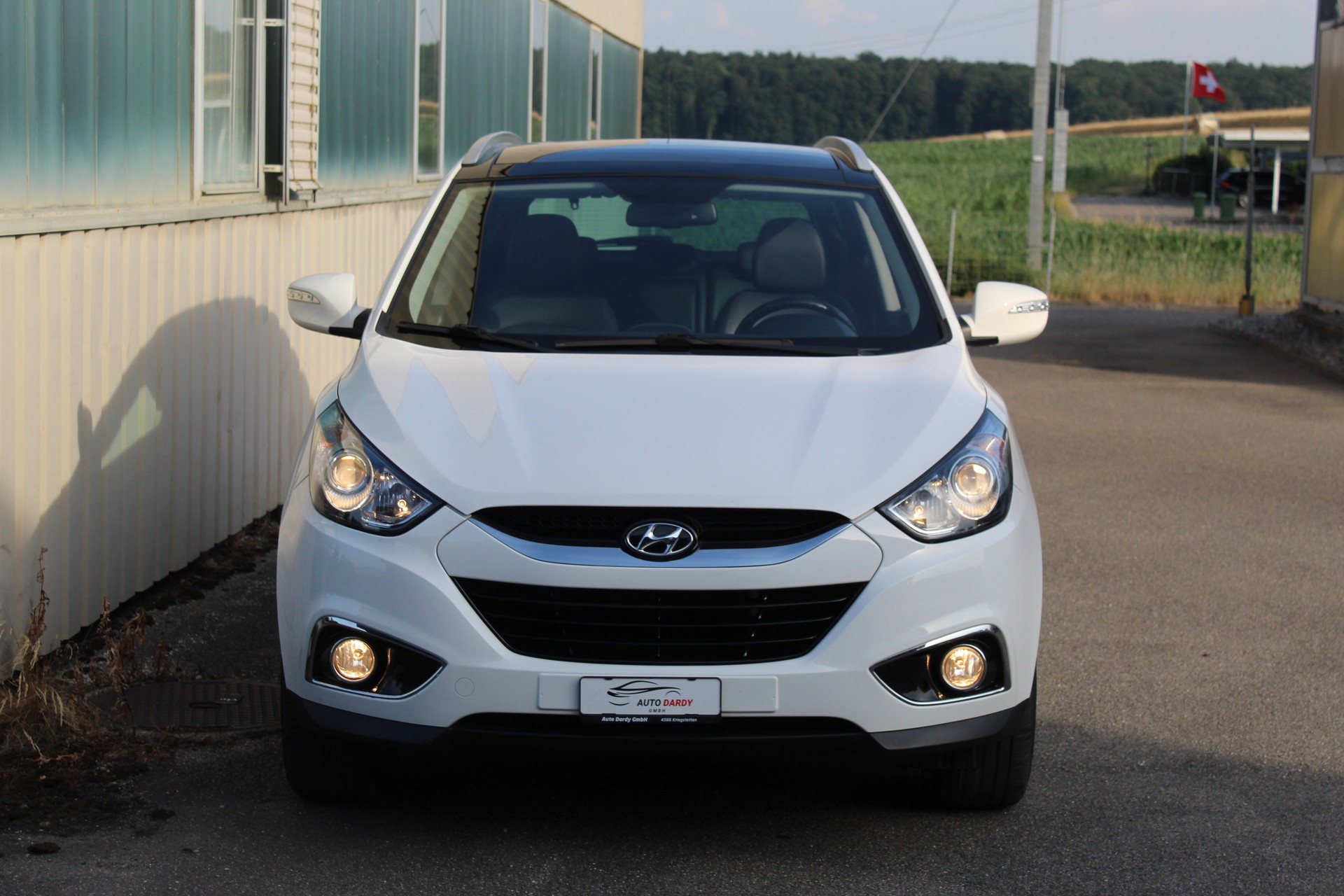 HYUNDAI iX 35 2.0 CRDi Premium 4WD Automatic-image-7