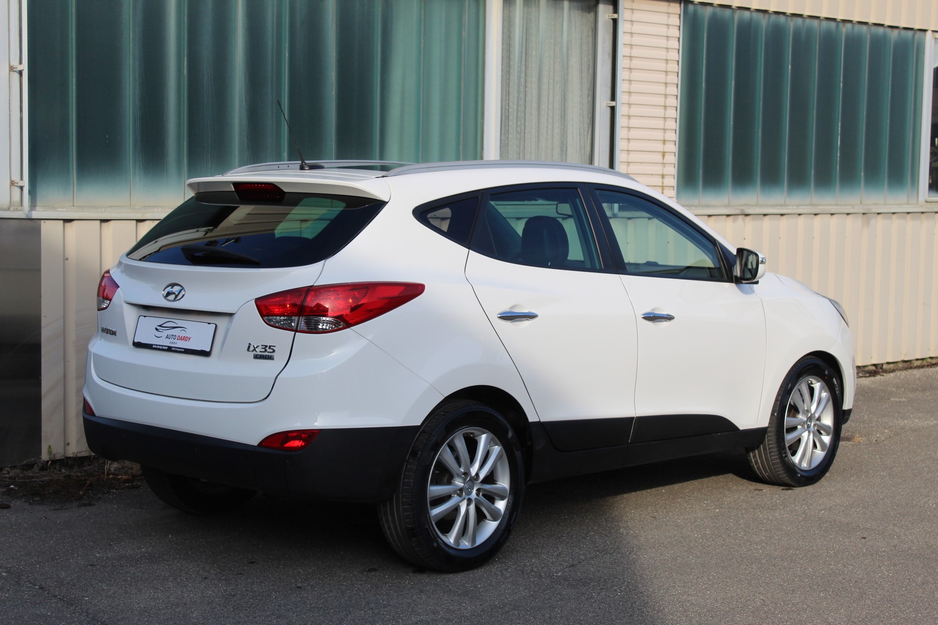 HYUNDAI iX 35 2.0 CRDi Premium 4WD Automatic-image-2