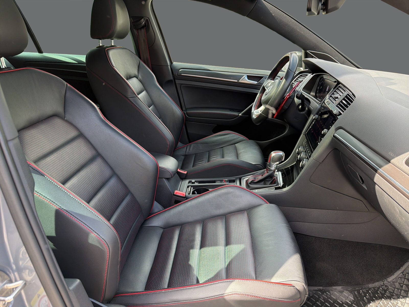 VW Golf 2.0 TSI GTI TCR-image-17