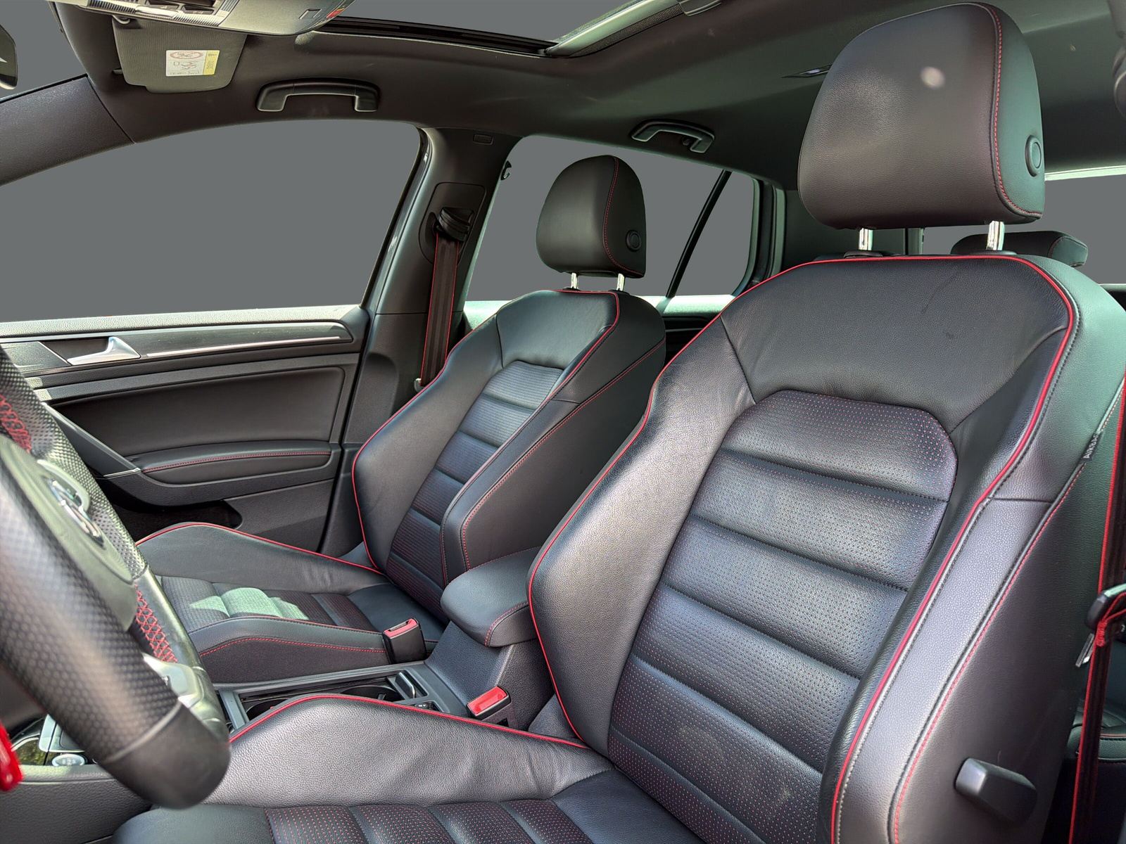 VW Golf 2.0 TSI GTI TCR-image-8