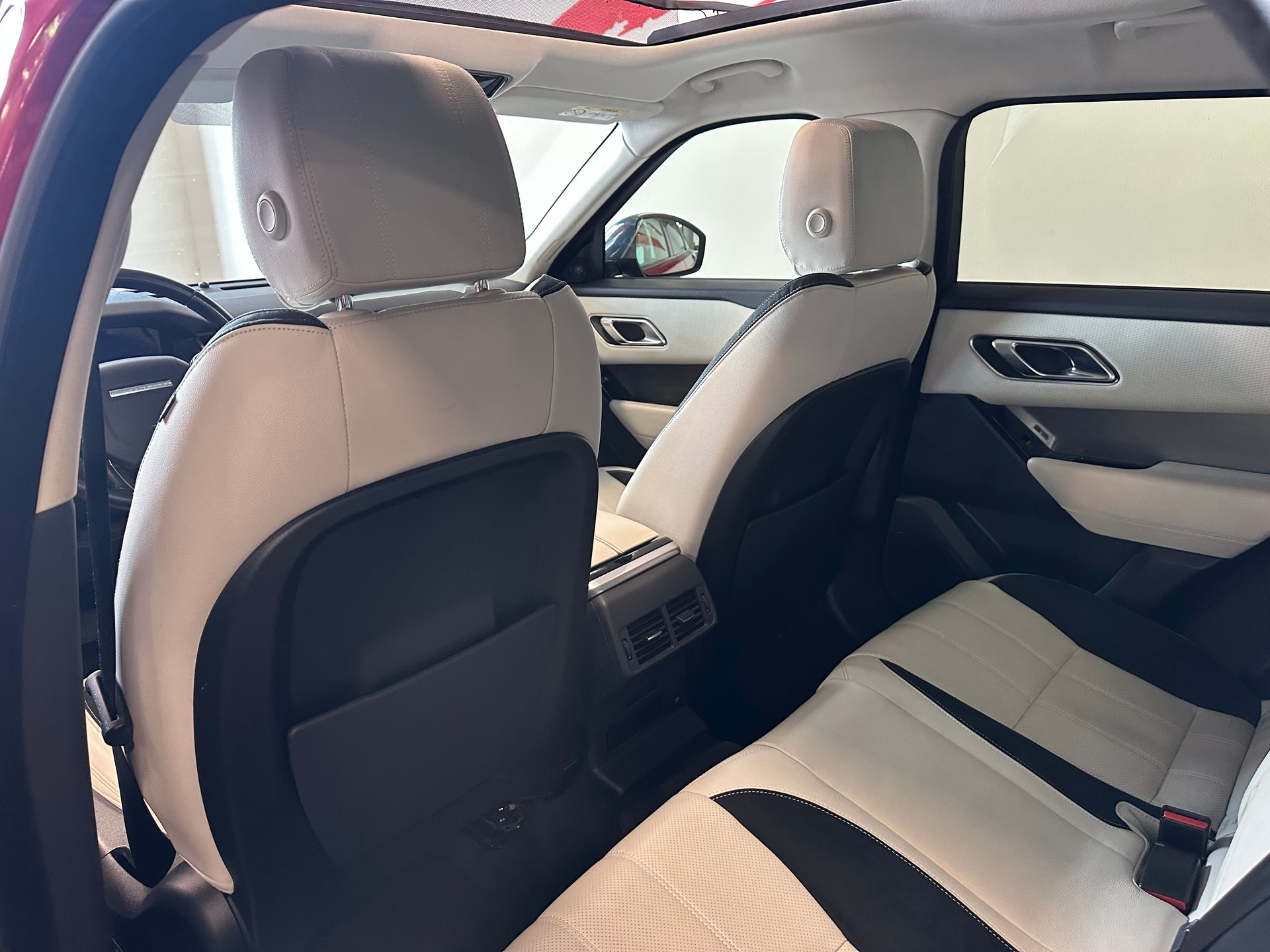 LAND ROVER Range Rover Velar D 275 S Automatic-image-16