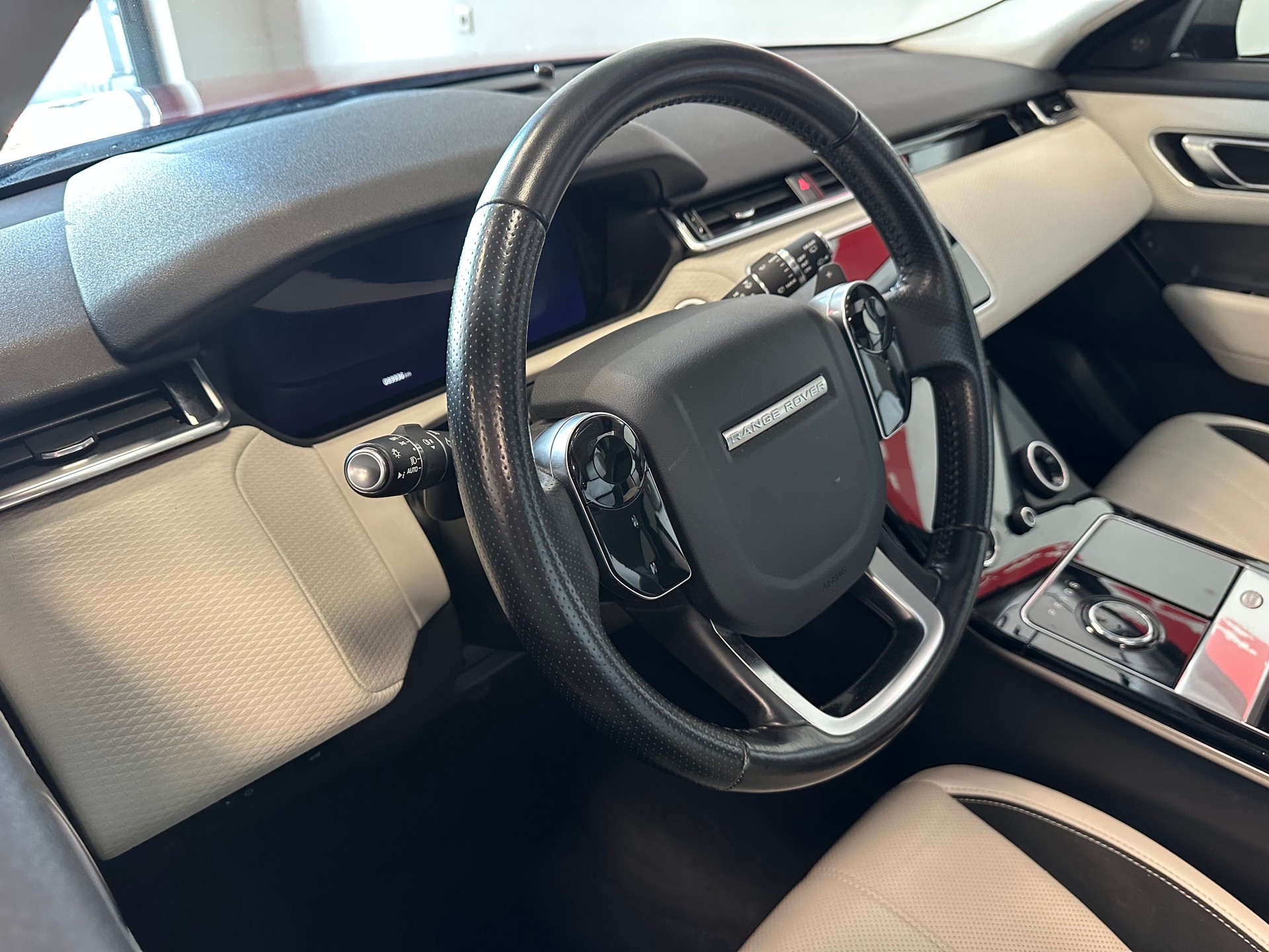 LAND ROVER Range Rover Velar D 275 S Automatic-image-11