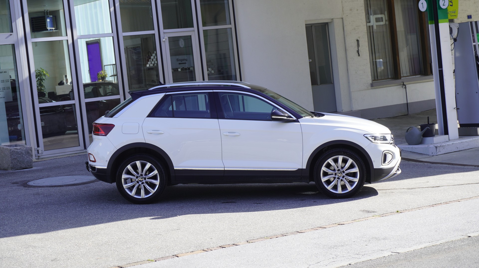 VW T-Roc 2.0 TSI Style DSG 4Motion-image-6