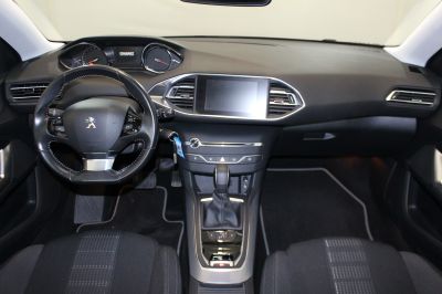 PEUGEOT 308 1.2 PureTech 130 Allure S/S-image-12