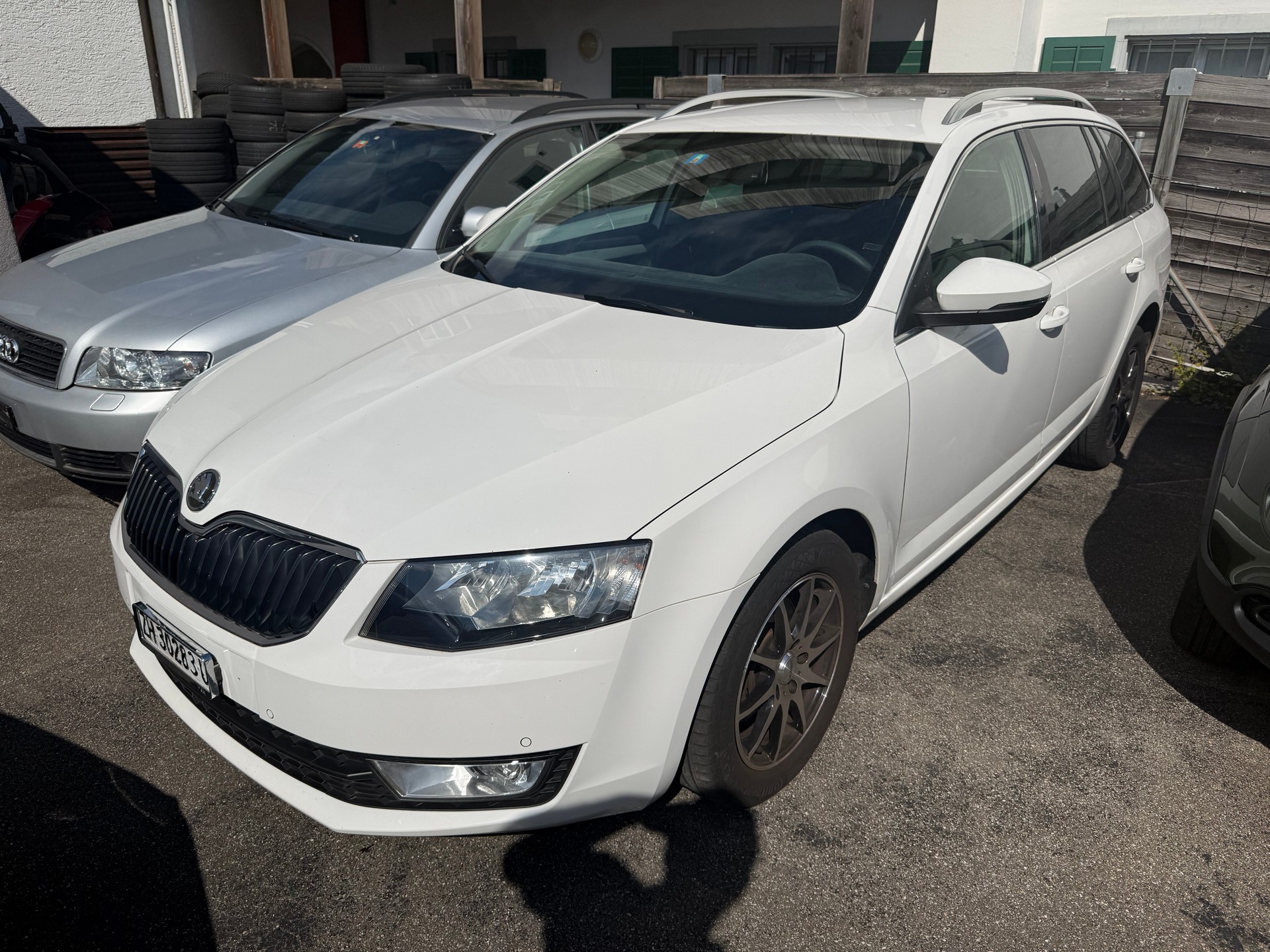 SKODA Octavia Combi 2.0 TDI Ambition DSG-image-0