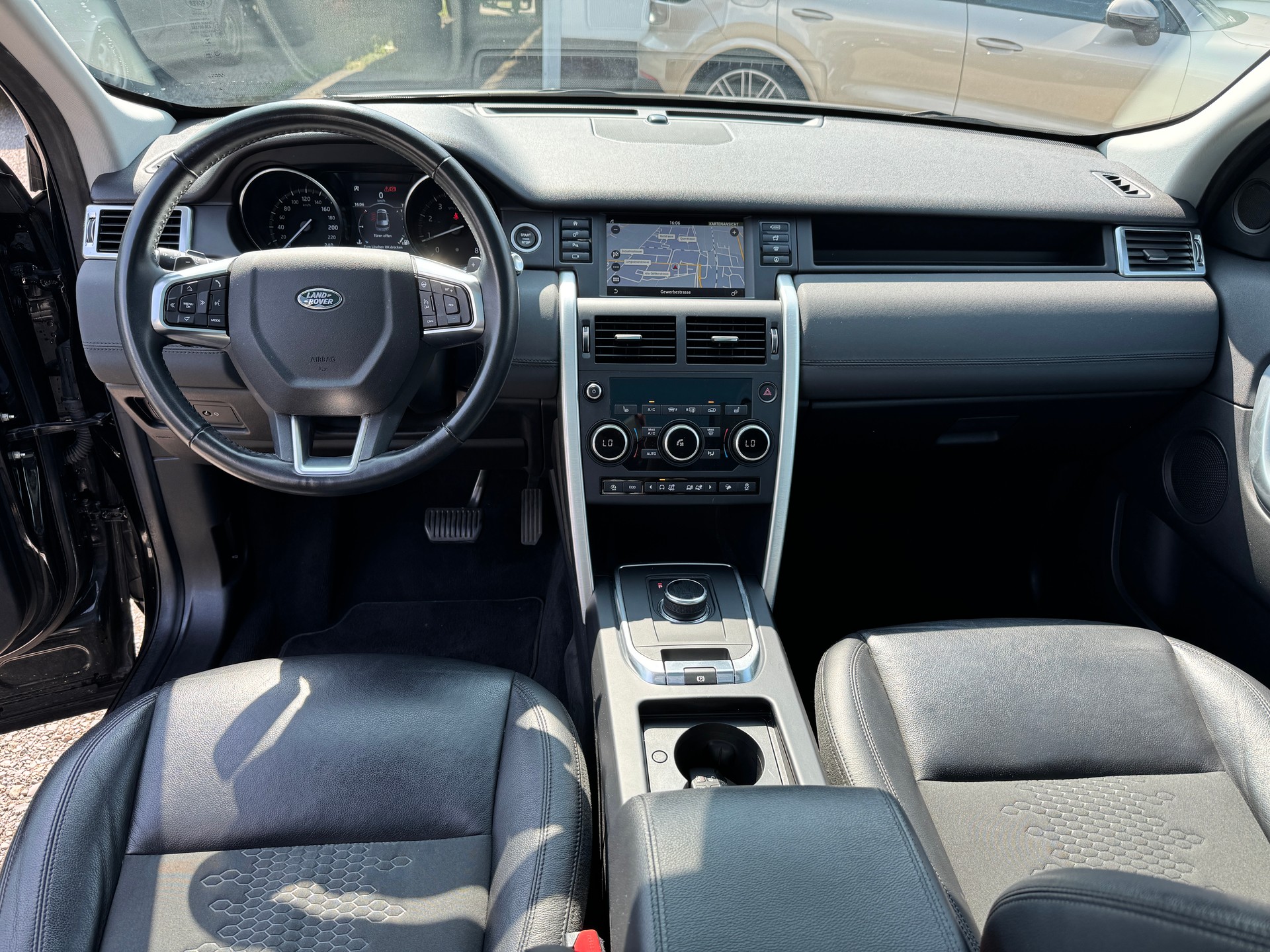 LAND ROVER Discovery Sport 2.0 Si4 HSE AT9-image-5