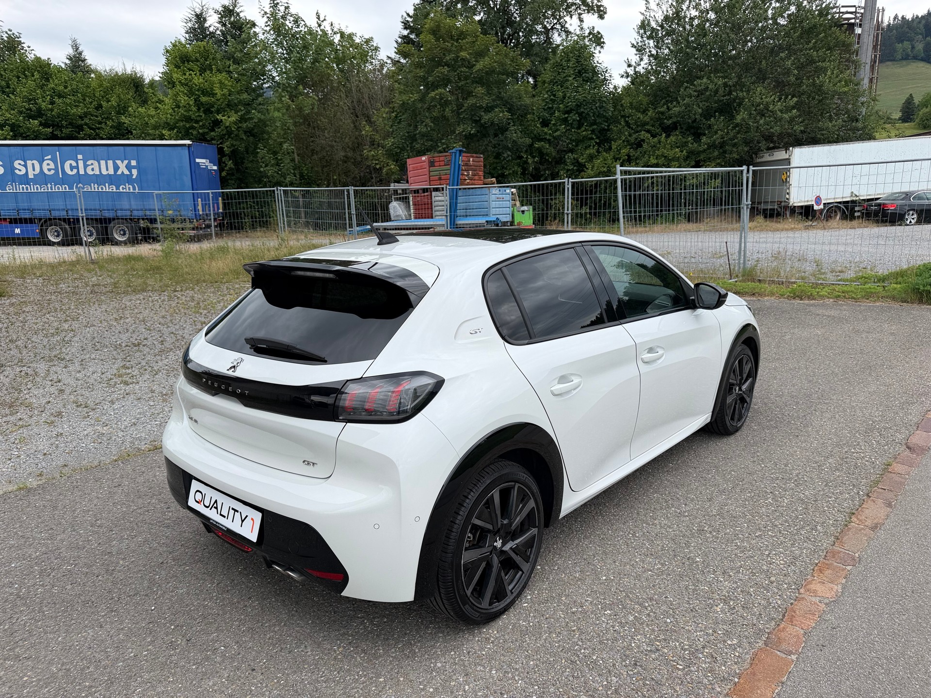 PEUGEOT 208 1.2 PureTech GT Pack EAT8-image-3