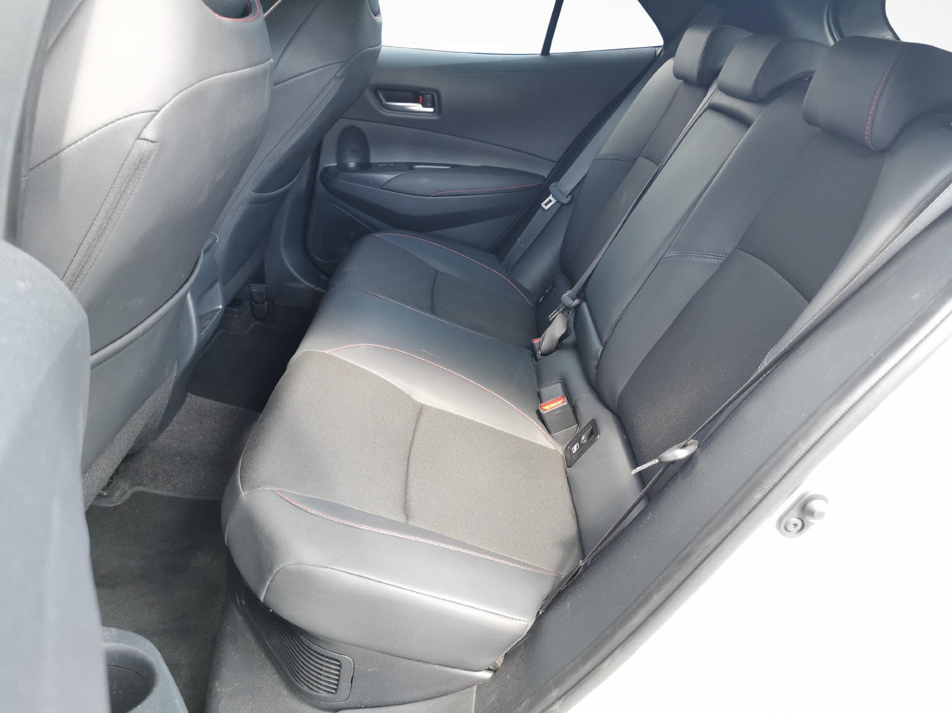 TOYOTA Corolla 2.0 HSD GR Sport-image-7